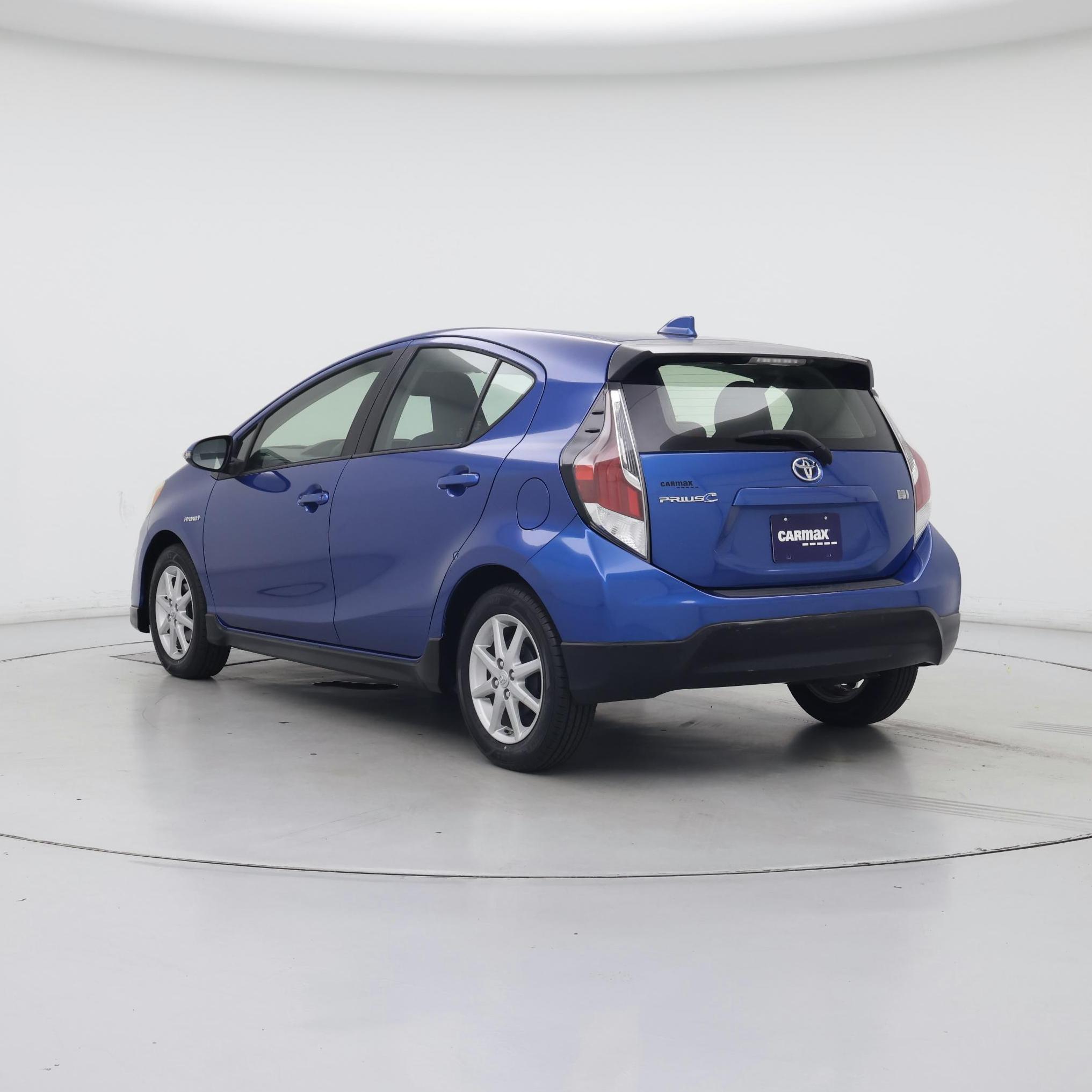 Thumbnail: 2017 Toyota Prius c - 2