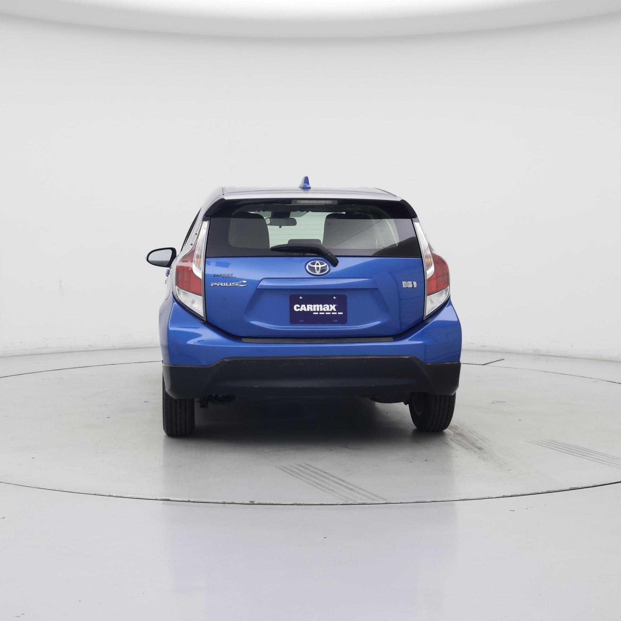 Thumbnail: 2017 Toyota Prius c - 6