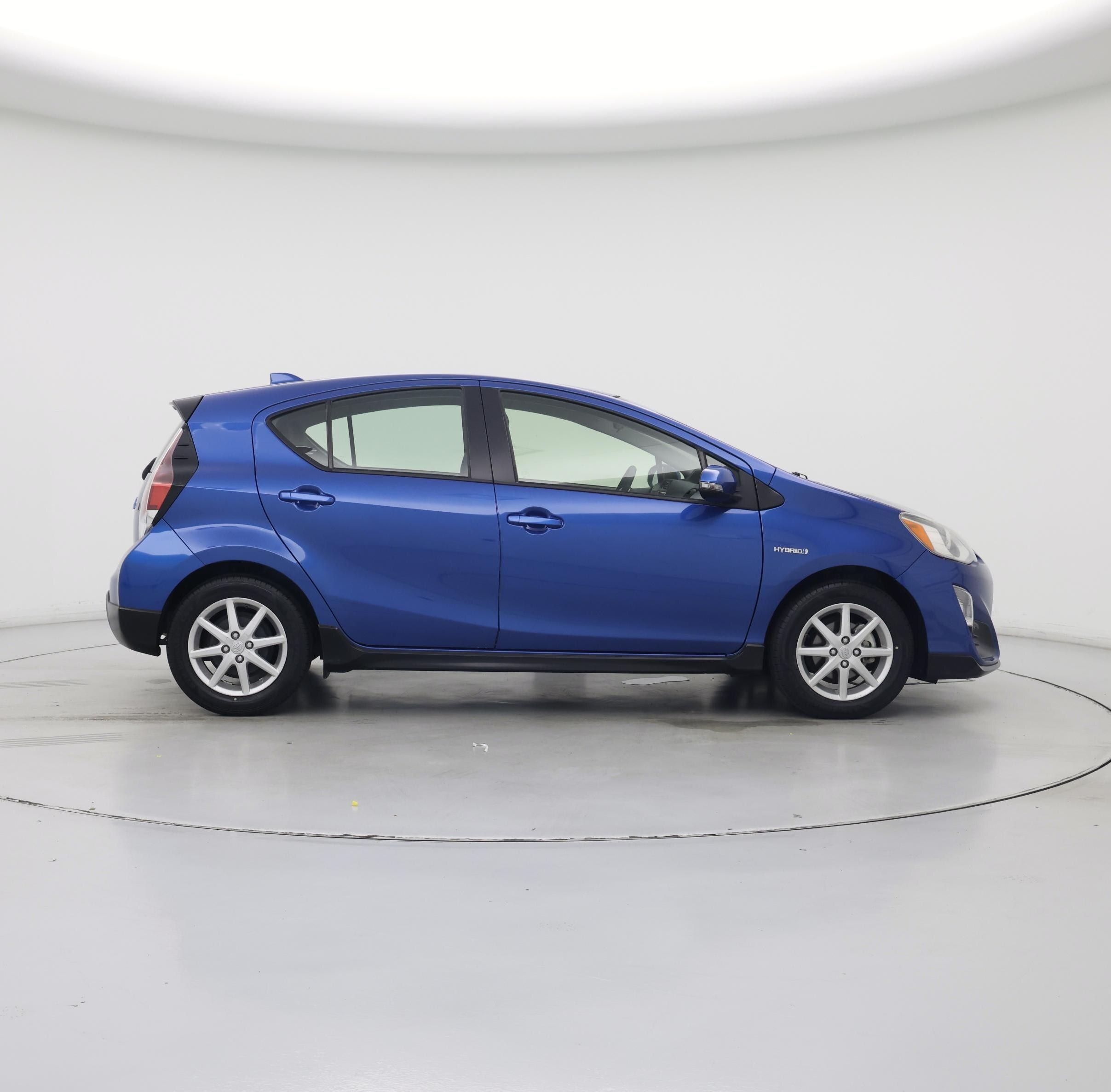 Thumbnail: 2017 Toyota Prius c - 7