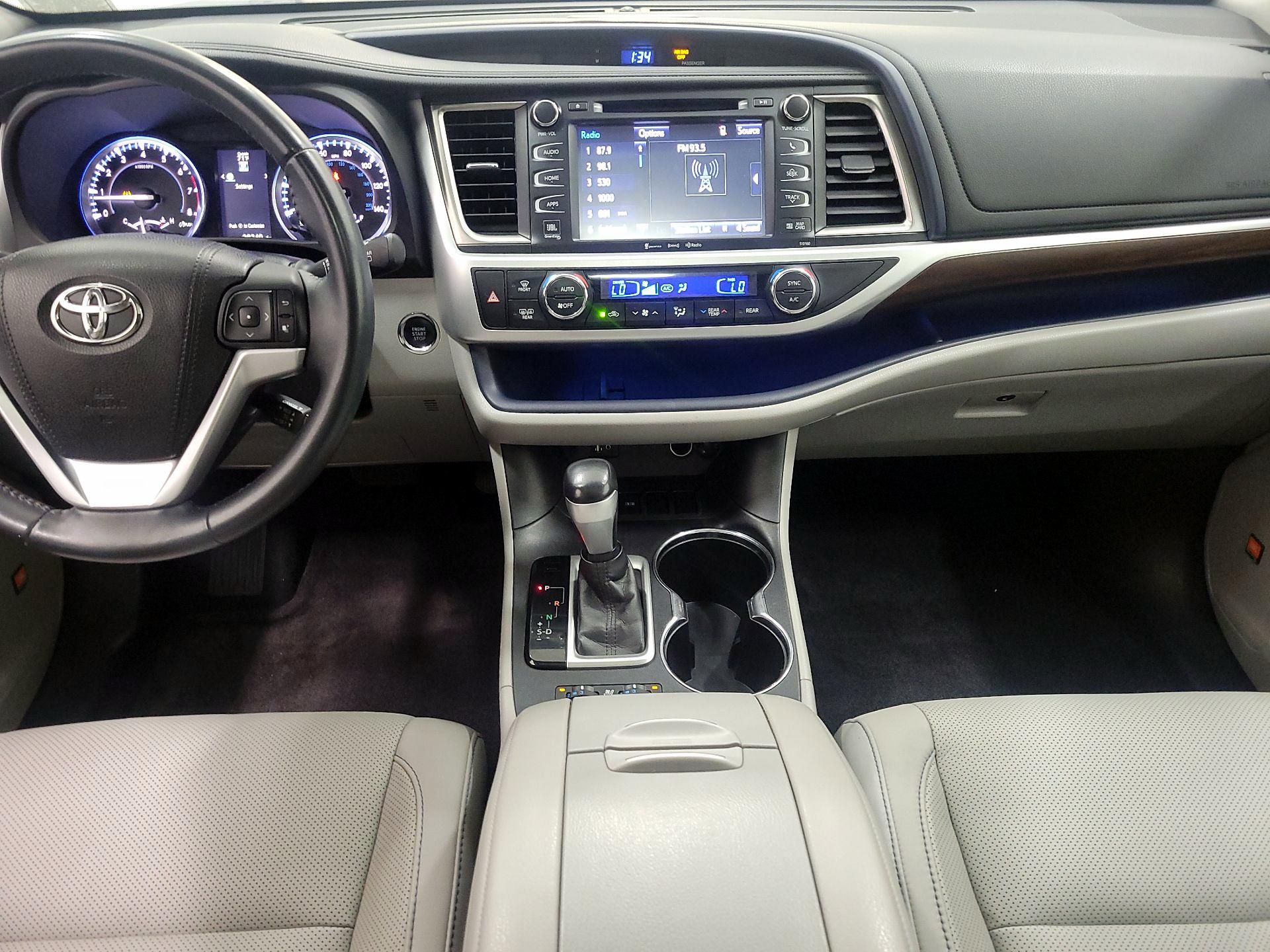 Thumbnail: 2016 Toyota Highlander - 9