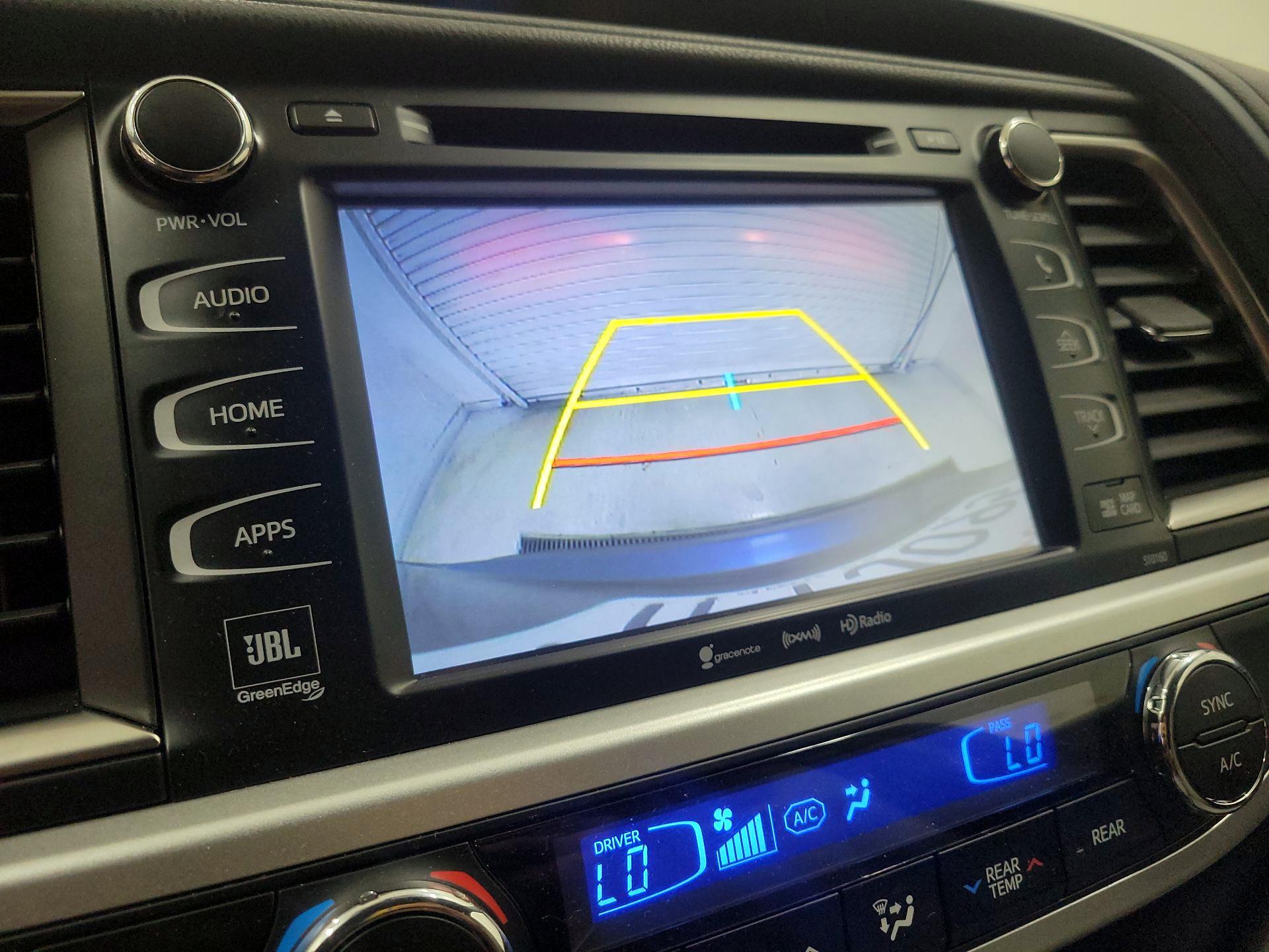 Thumbnail: 2016 Toyota Highlander - 14