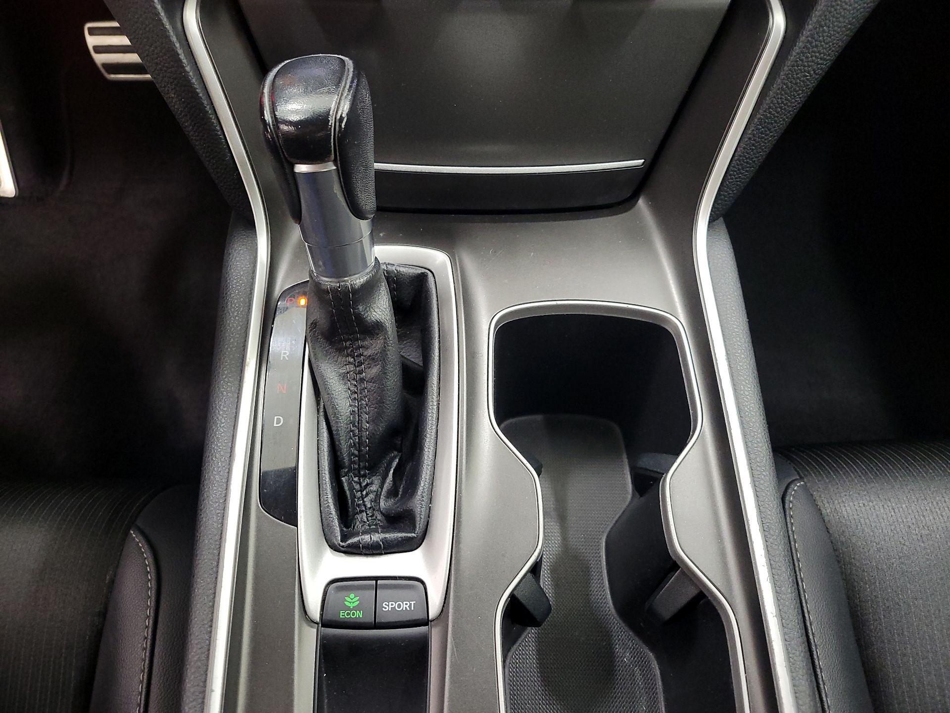 Thumbnail: 2019 Honda Accord - 17
