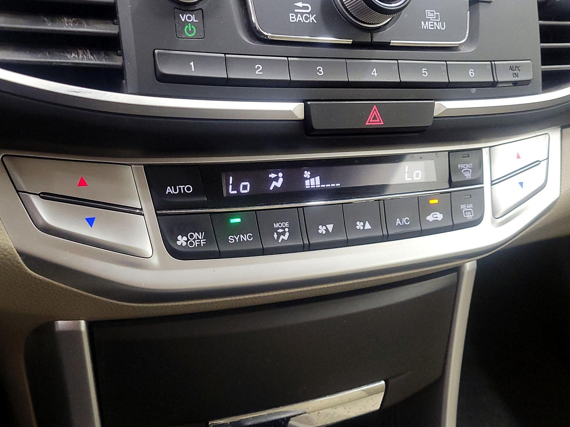 Thumbnail: 2015 Honda Accord - 16