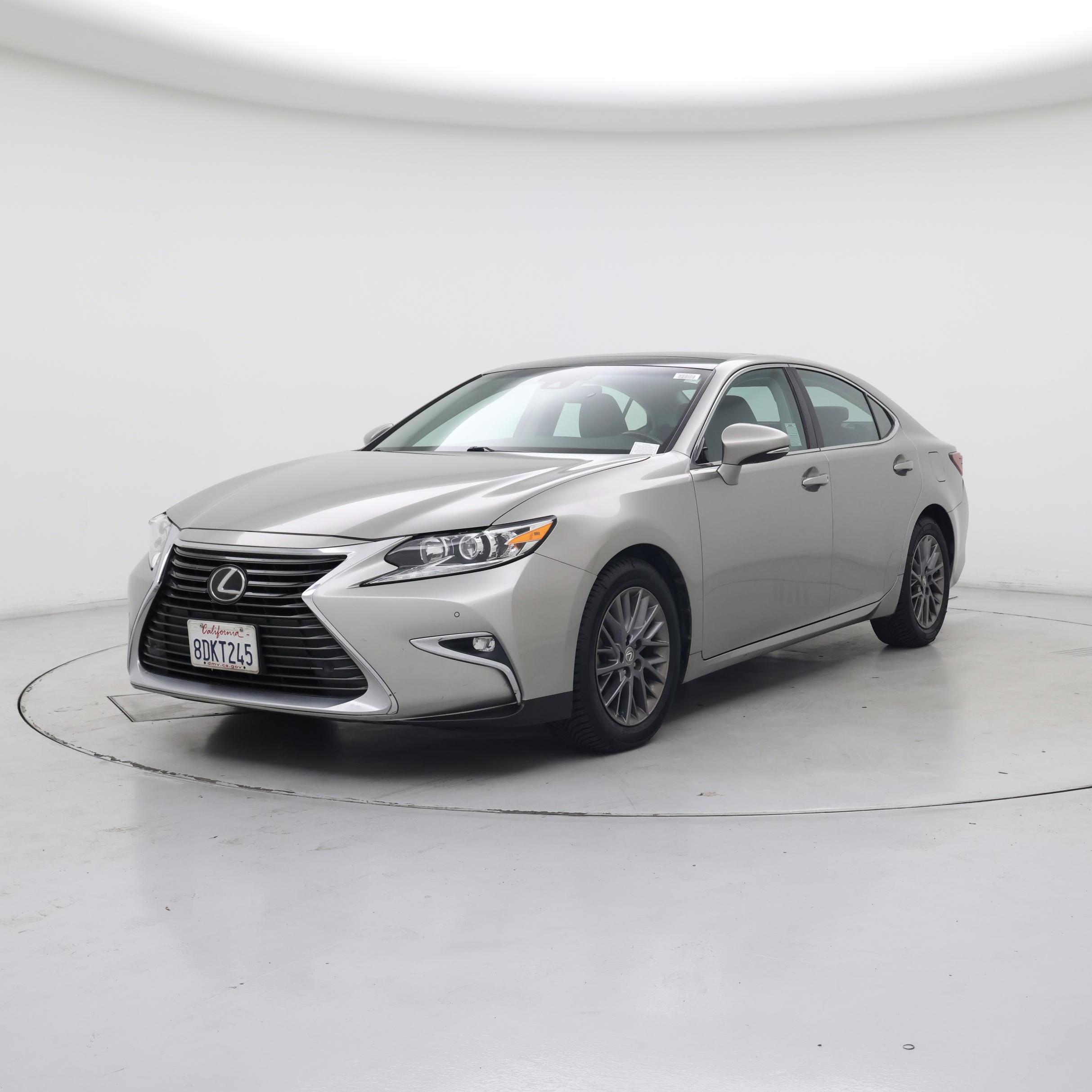 Thumbnail: 2018 Lexus ES - 4