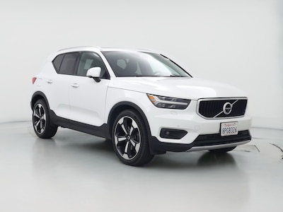 White 2020 Volvo XC40 T4 Momentum