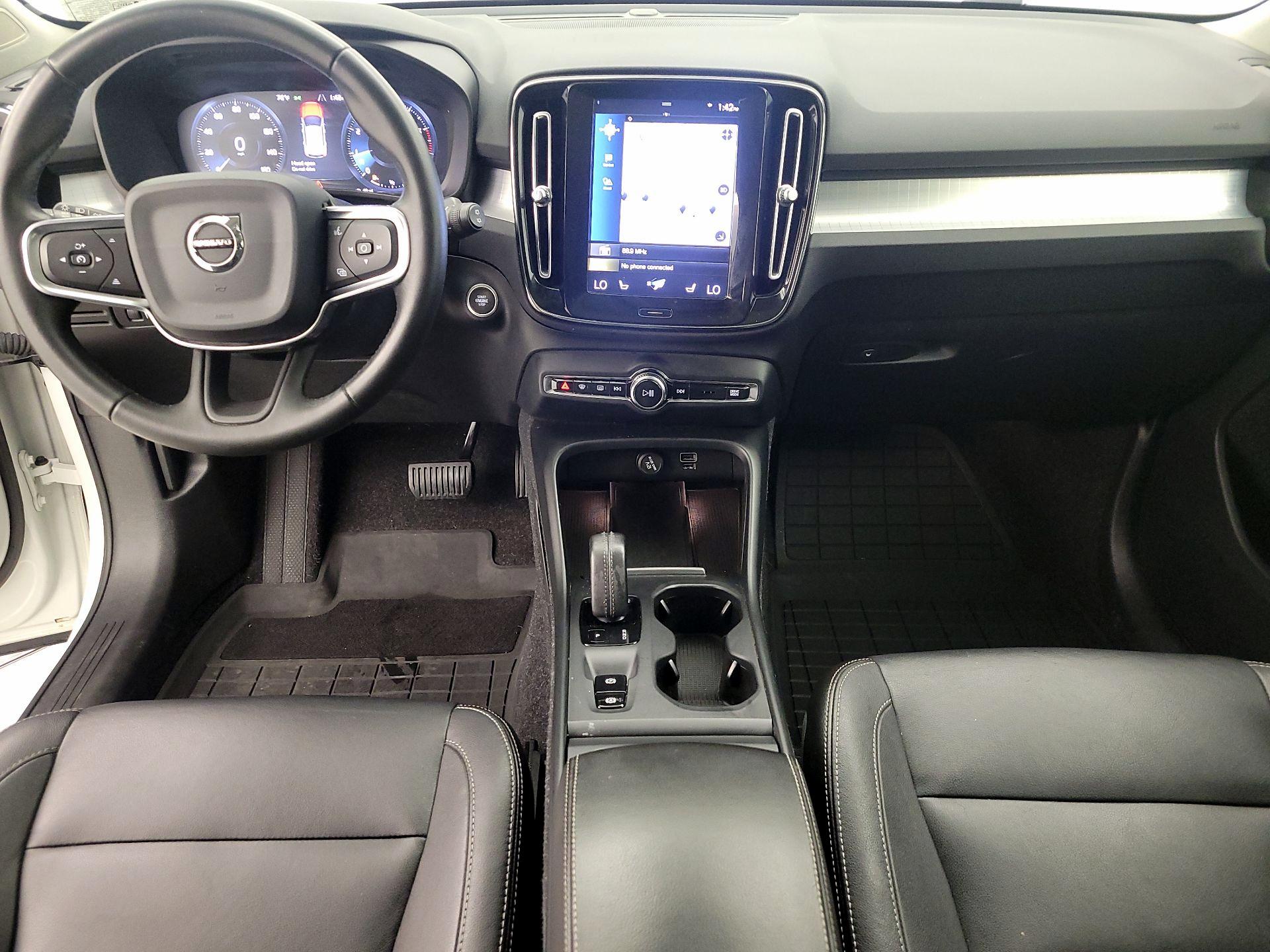 Thumbnail: 2020 Volvo XC40 - 9