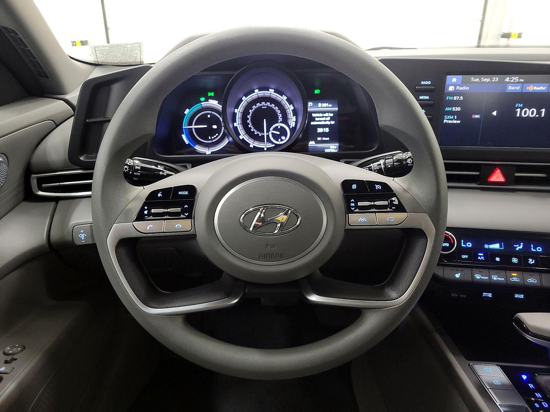 Thumbnail: 2022 Hyundai Elantra - 10