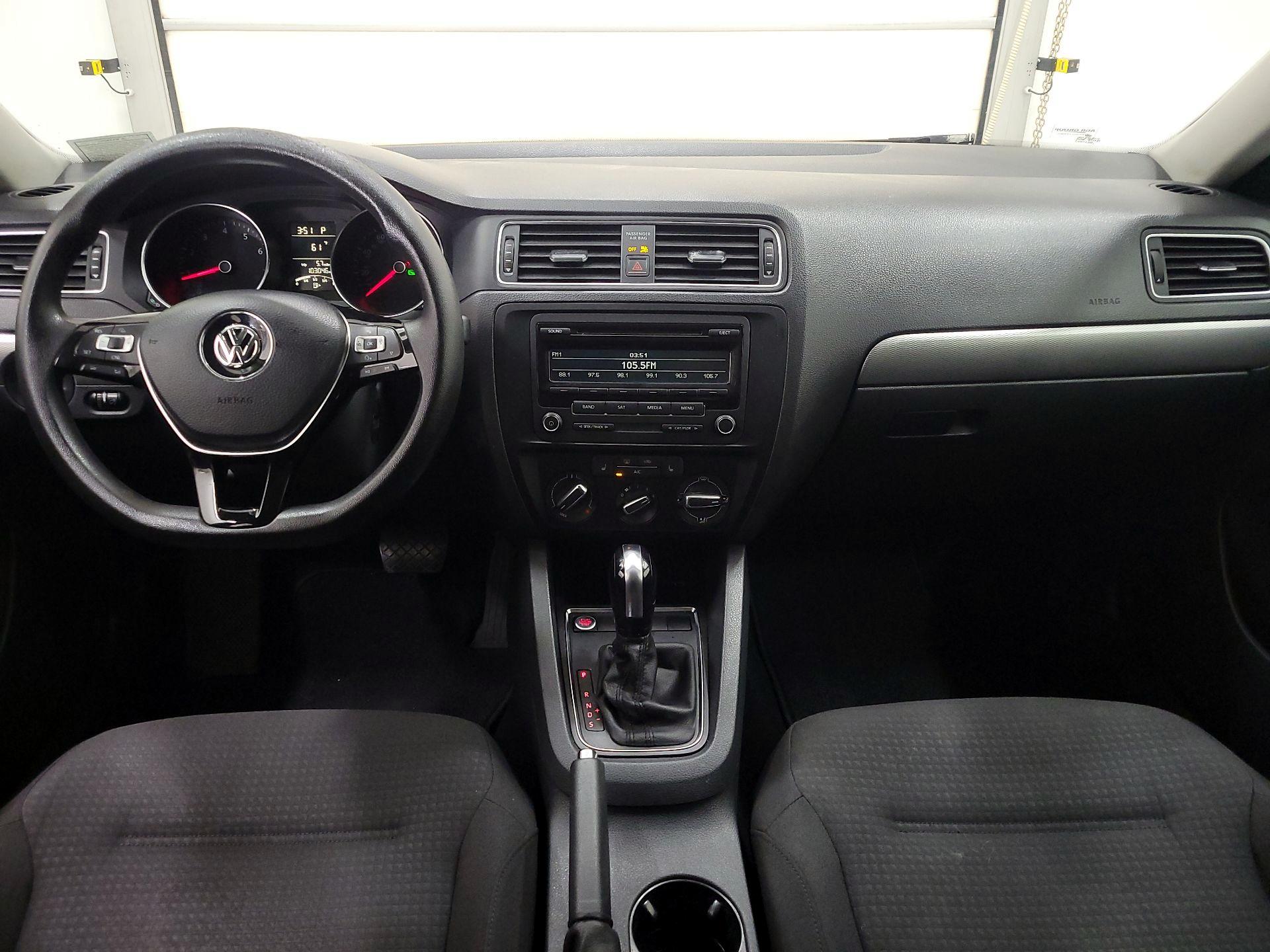 Thumbnail: 2015 Volkswagen Jetta - 9