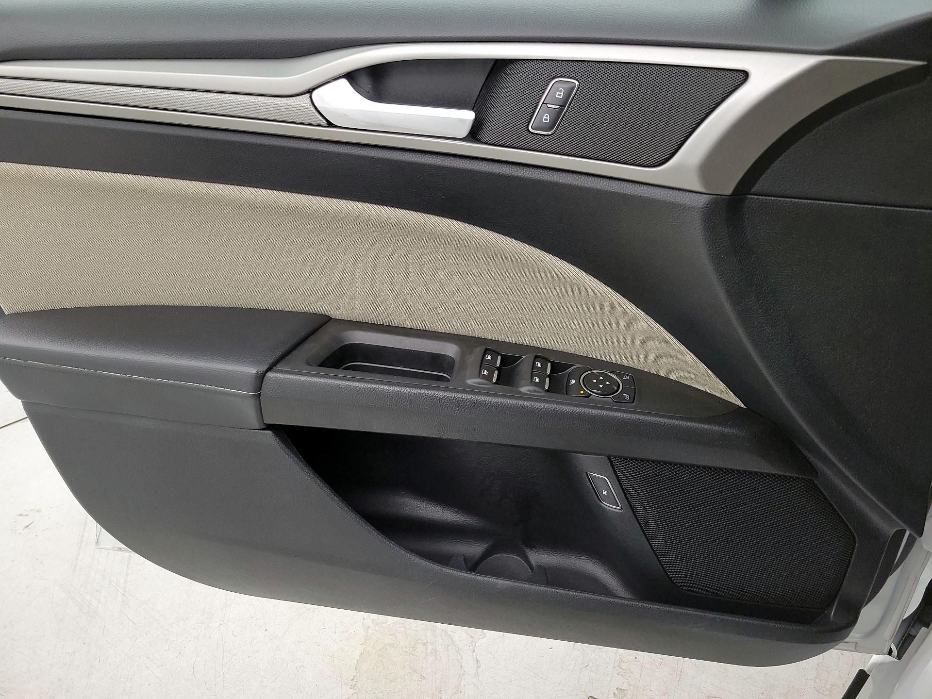 Thumbnail: 2018 Ford Fusion - 12