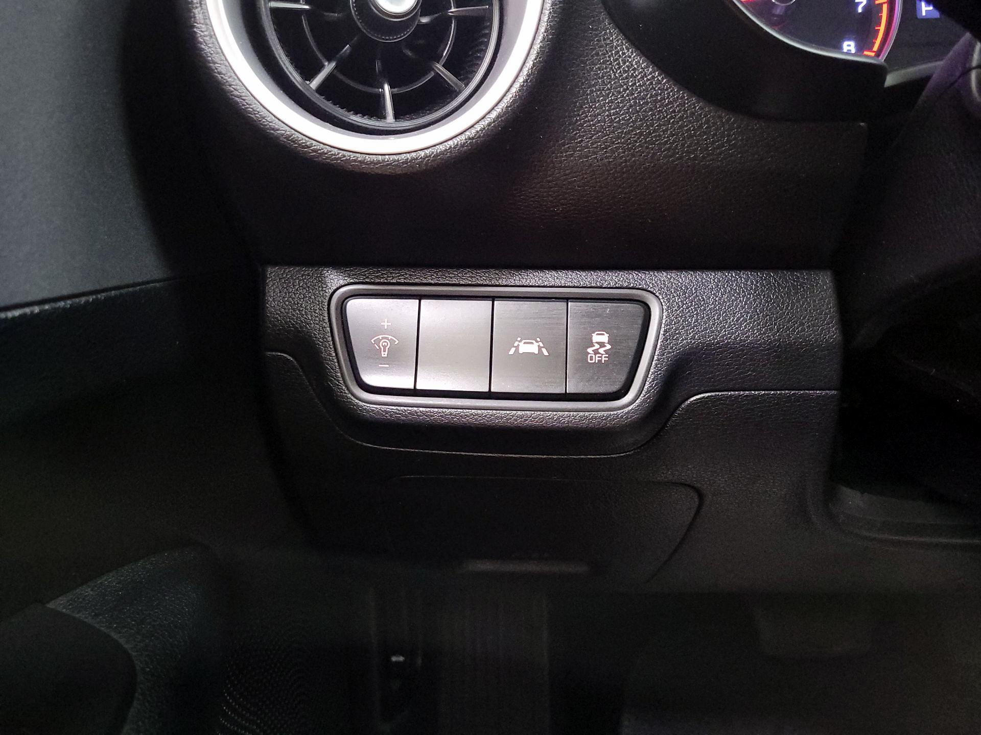Thumbnail: 2020 Kia Forte - 13