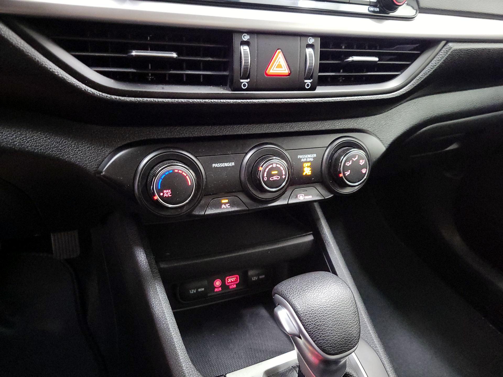 Thumbnail: 2020 Kia Forte - 16