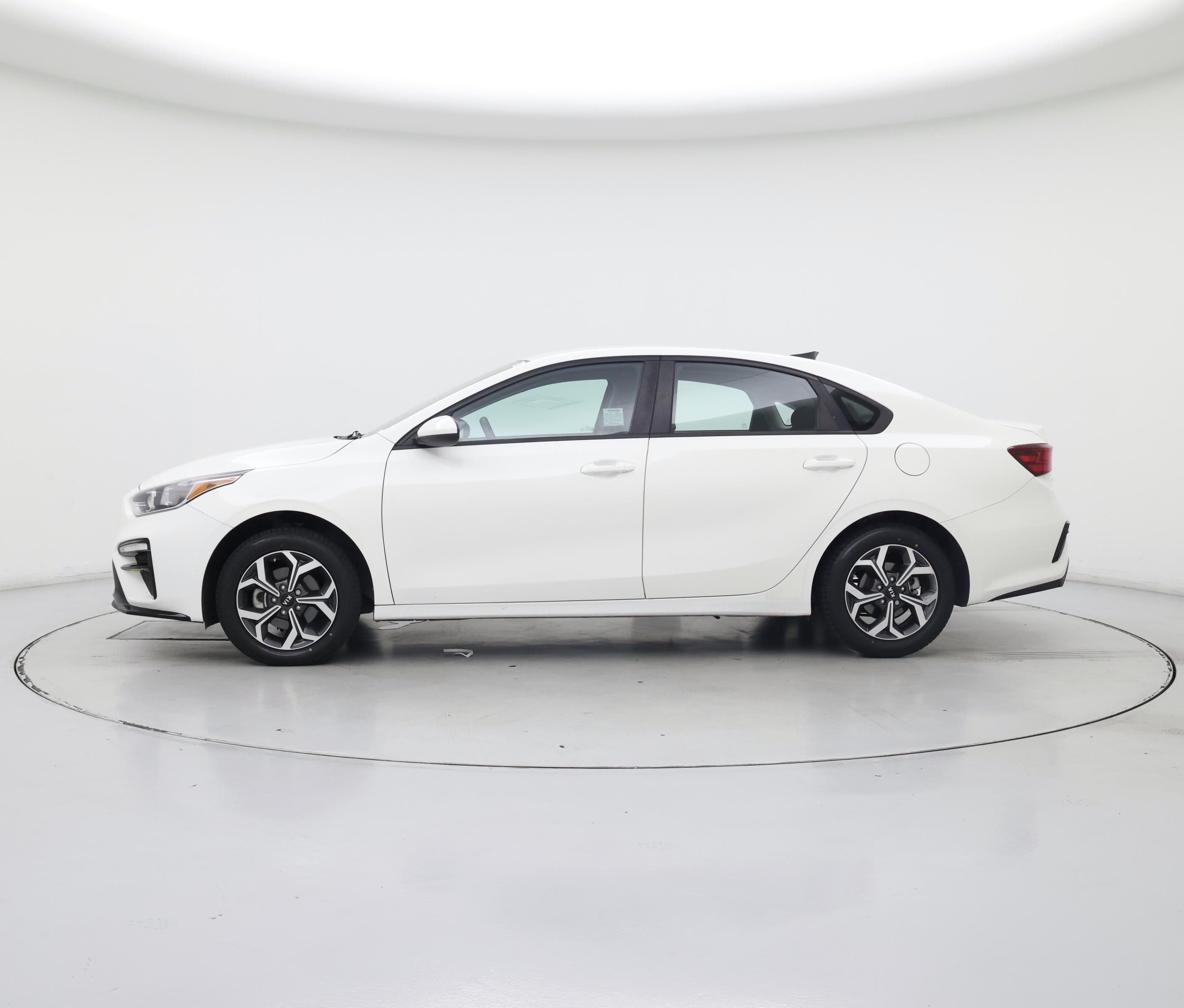 Thumbnail: 2020 Kia Forte - 3