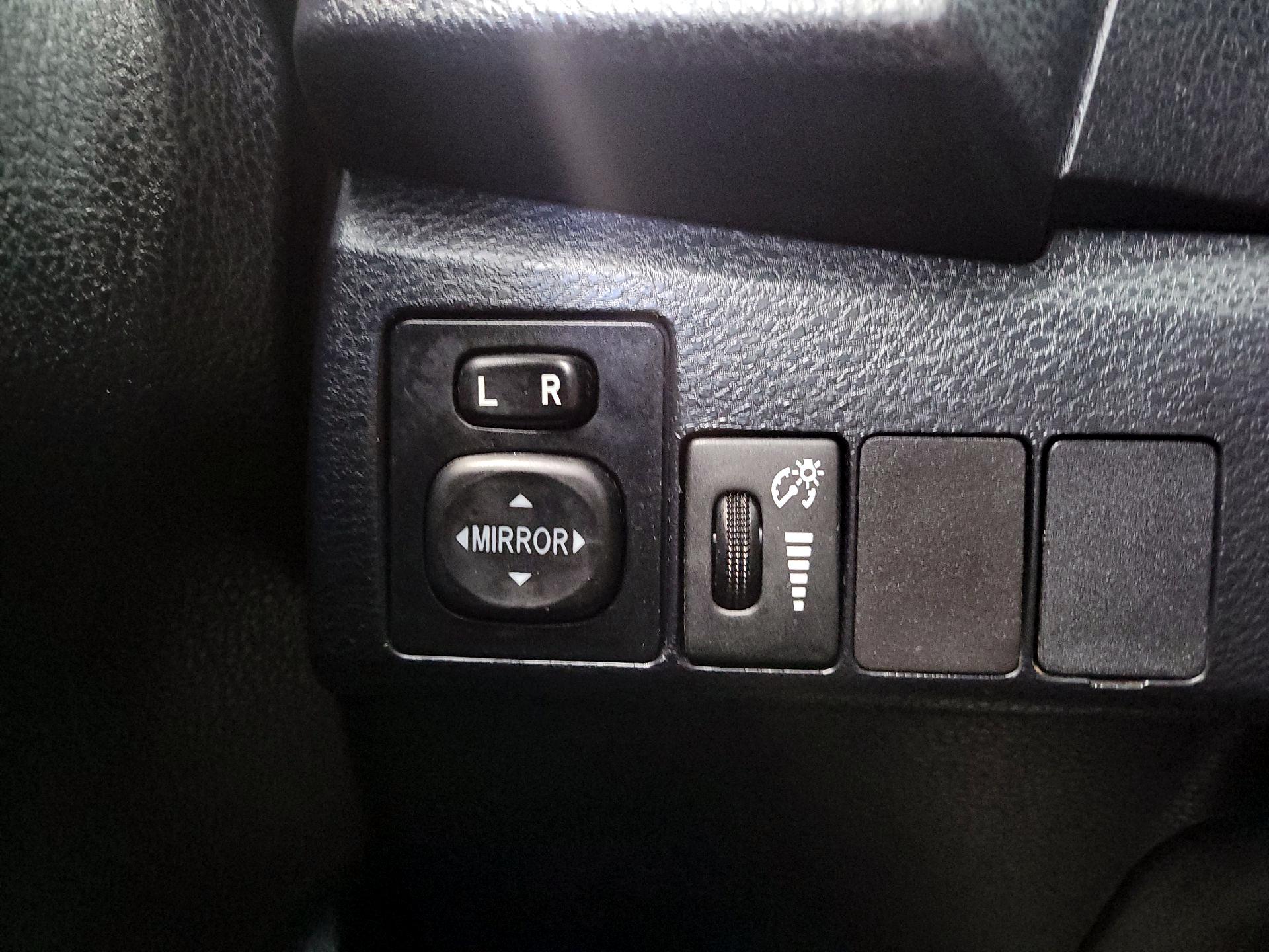 Thumbnail: 2014 Toyota Corolla - 13