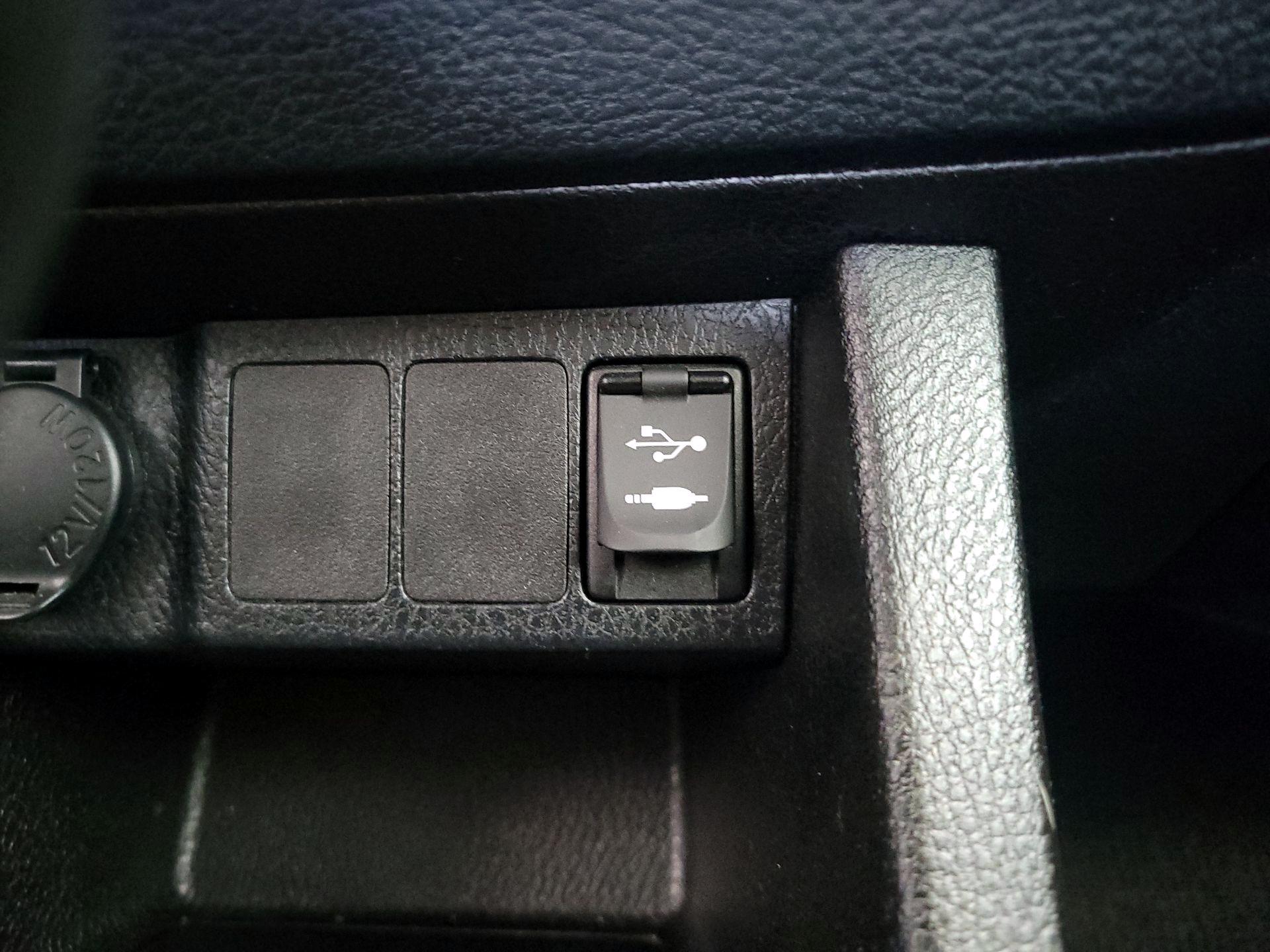 Thumbnail: 2014 Toyota Corolla - 18