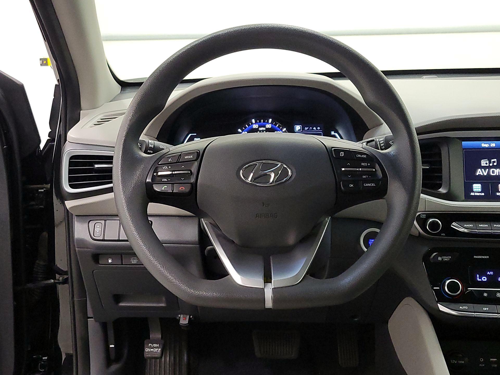 Thumbnail: 2017 Hyundai Ioniq - 10