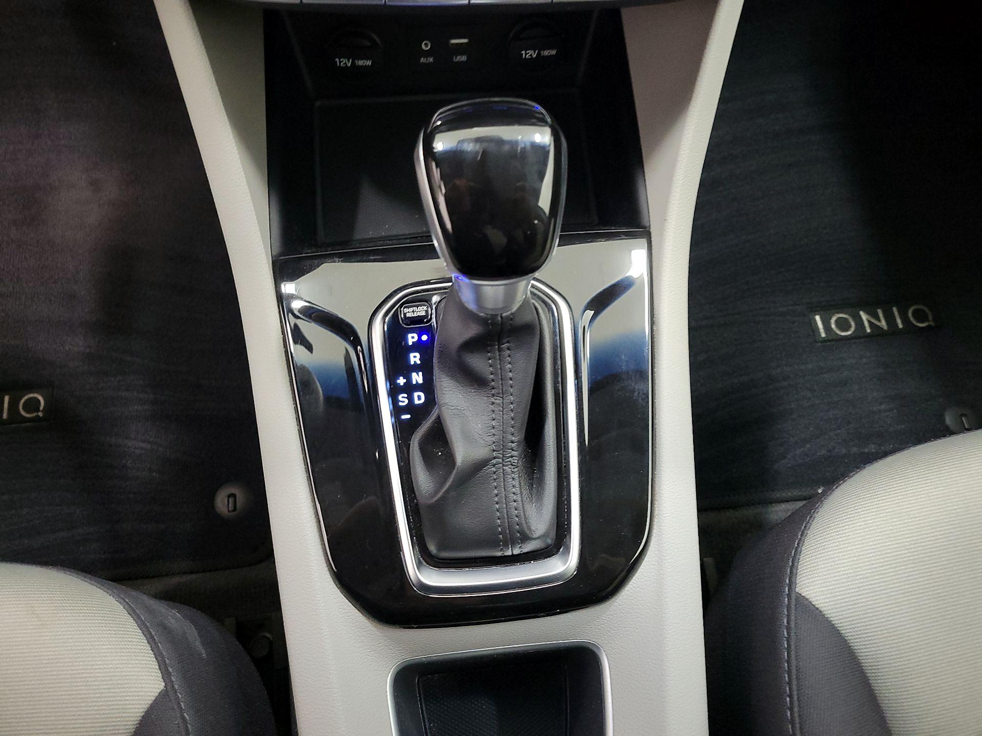 Thumbnail: 2017 Hyundai Ioniq - 17