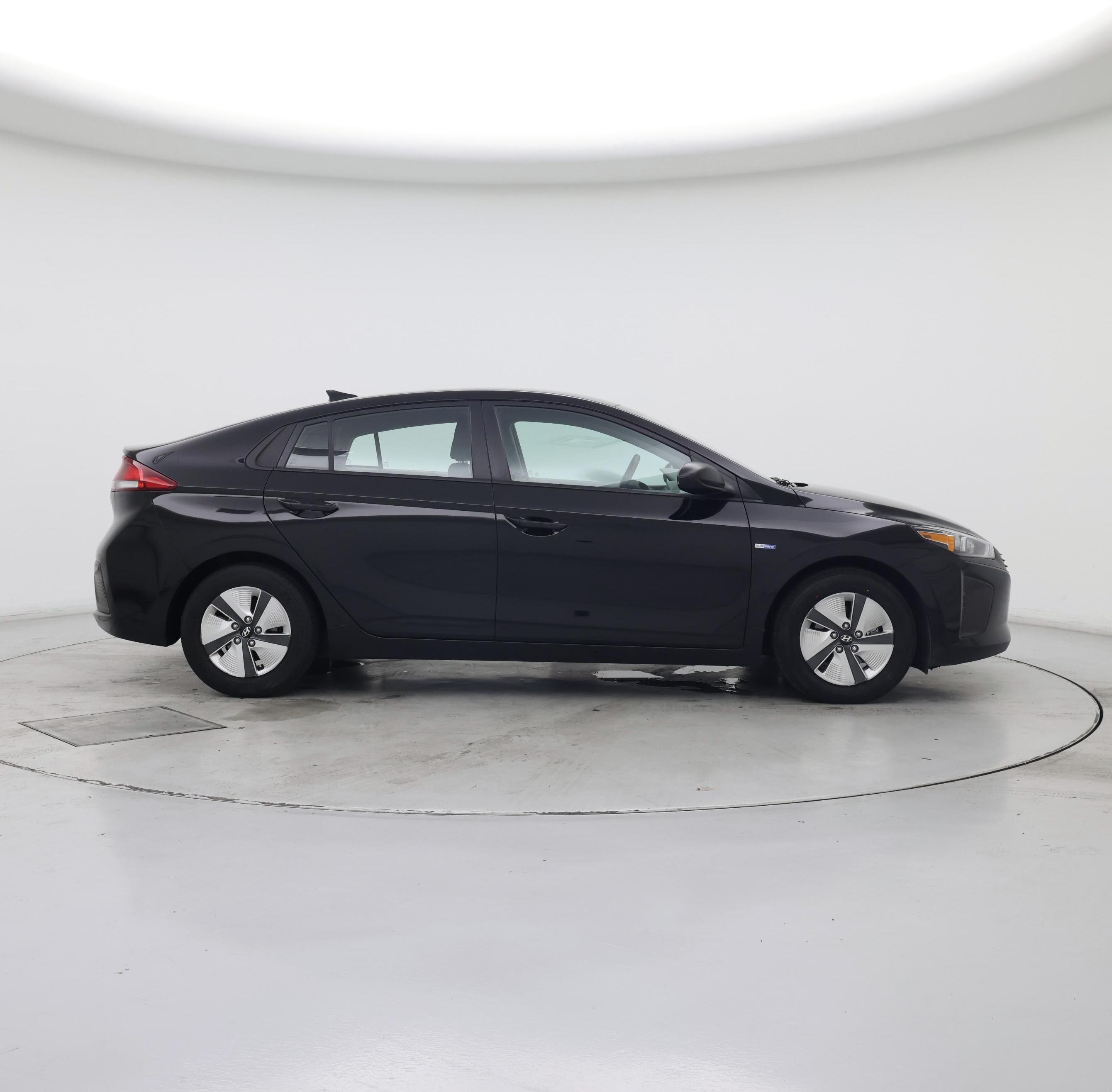 Thumbnail: 2017 Hyundai Ioniq - 7