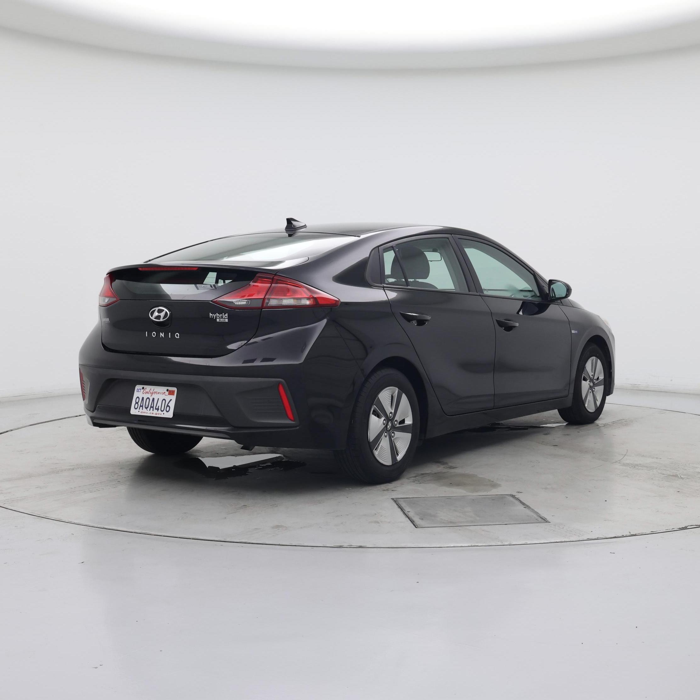 Thumbnail: 2017 Hyundai Ioniq - 8