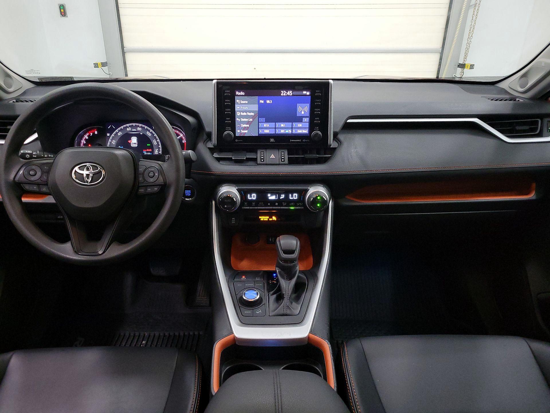 Thumbnail: 2019 Toyota RAV4 - 9
