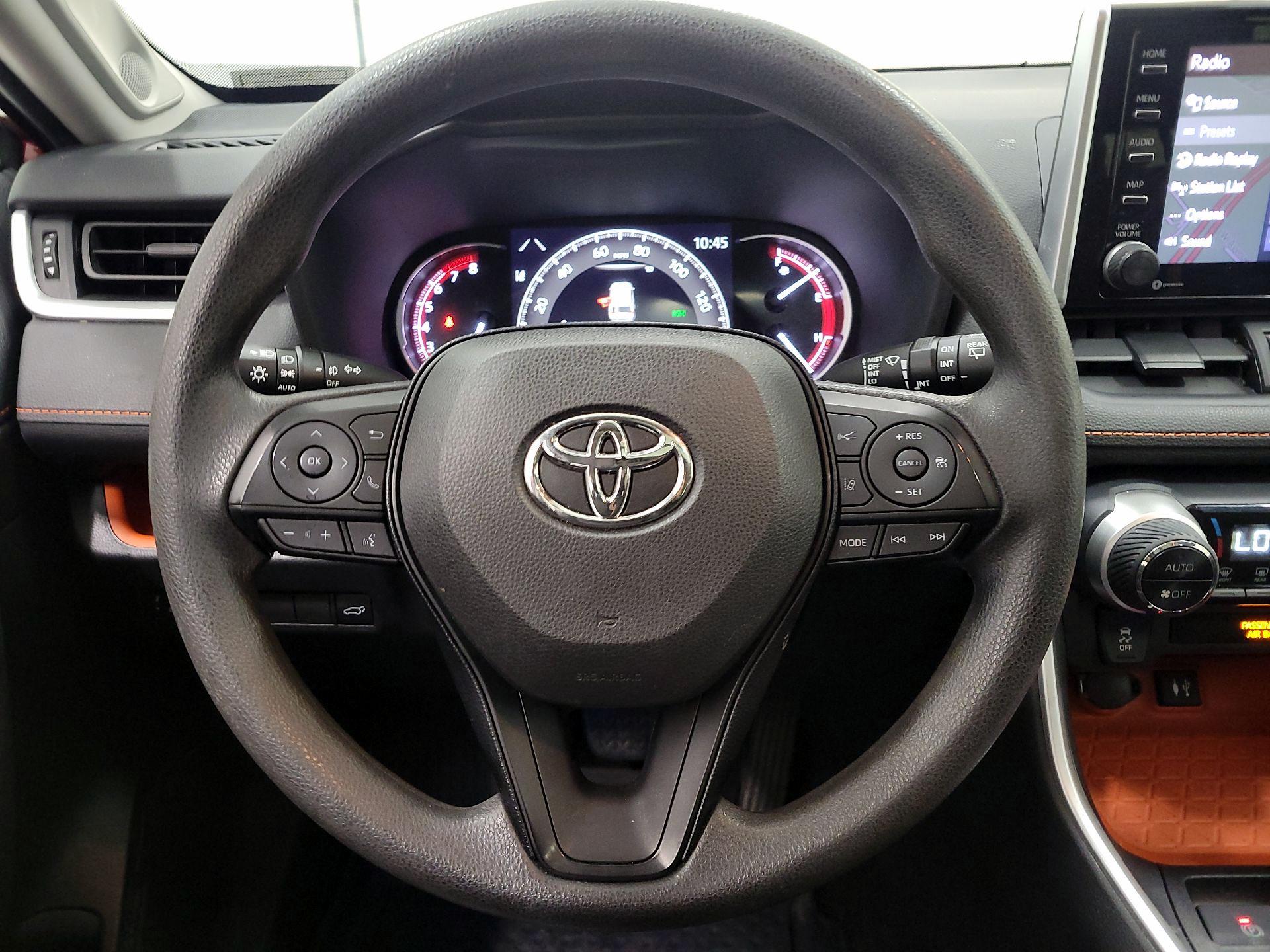 Thumbnail: 2019 Toyota RAV4 - 10