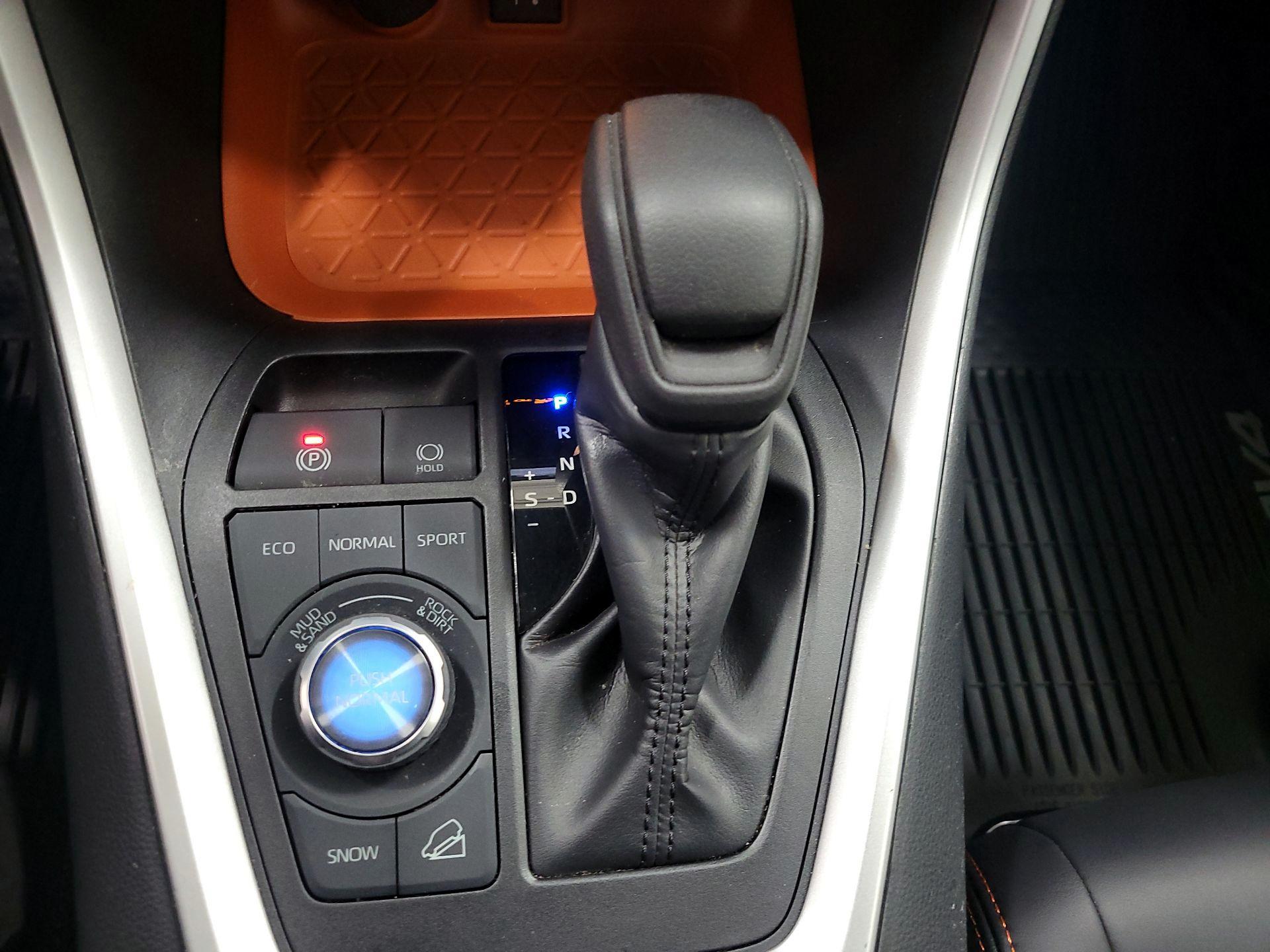 Thumbnail: 2019 Toyota RAV4 - 18