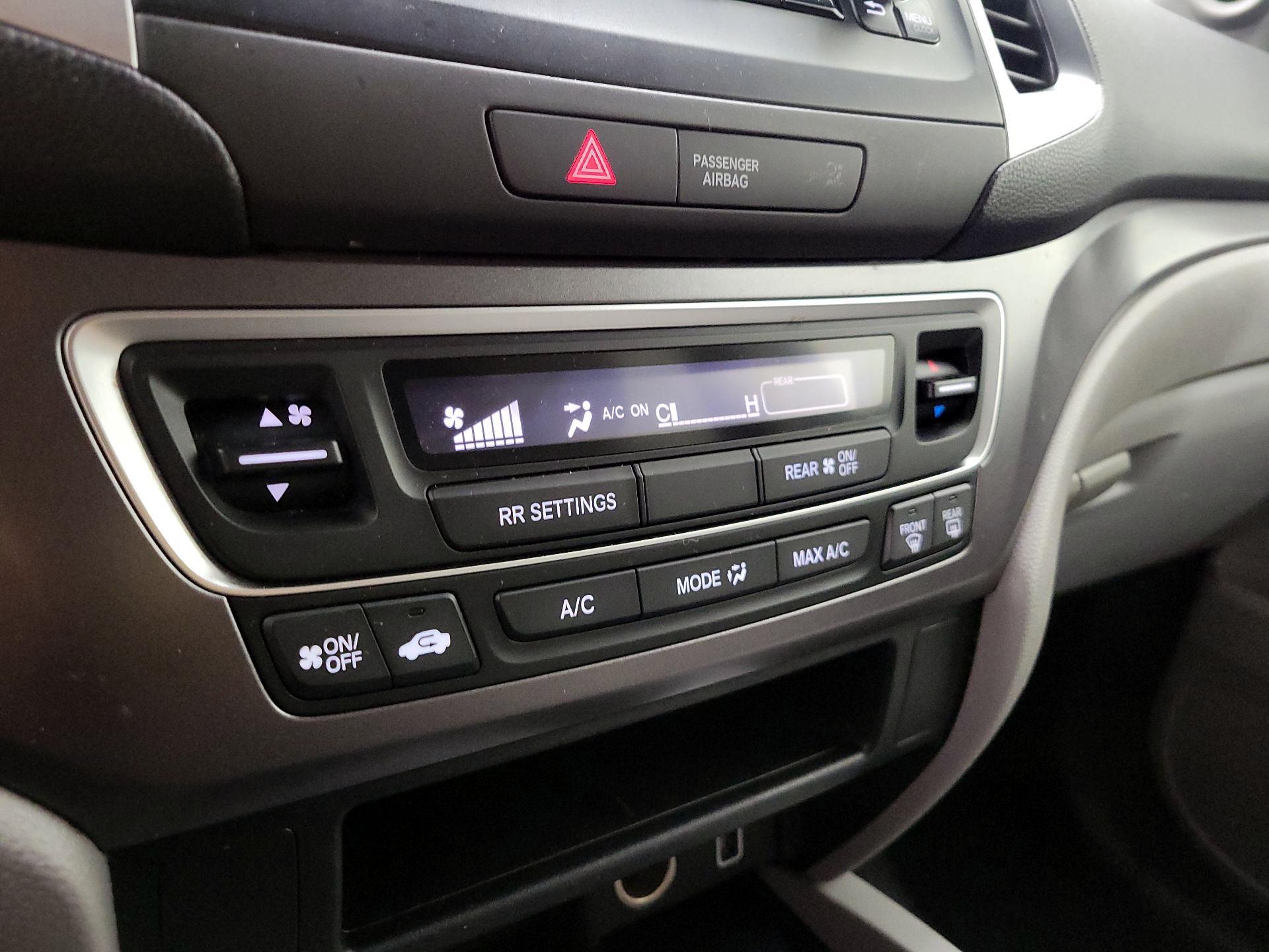 Thumbnail: 2020 Honda Pilot - 16