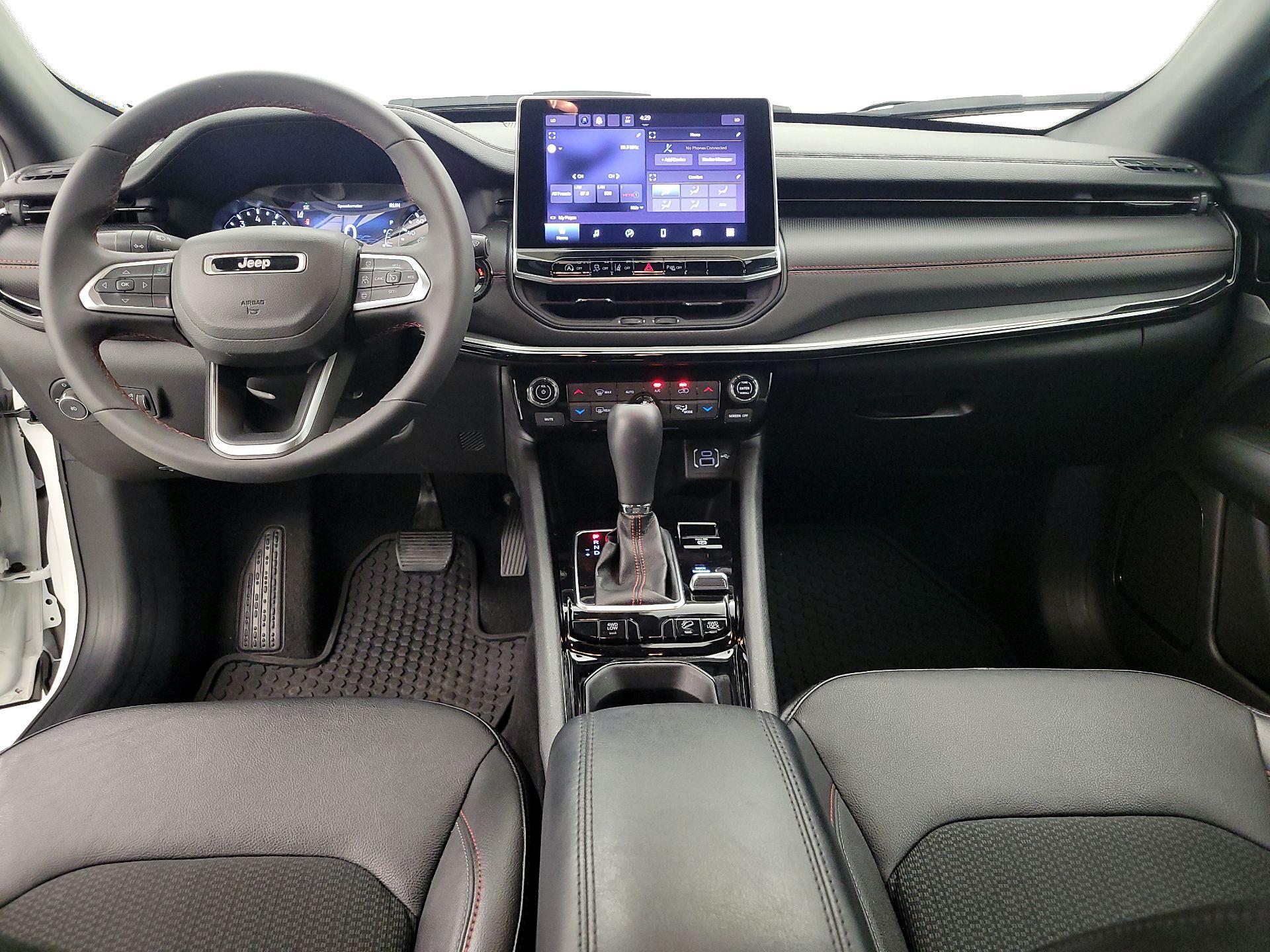 Thumbnail: 2023 Jeep Compass - 9