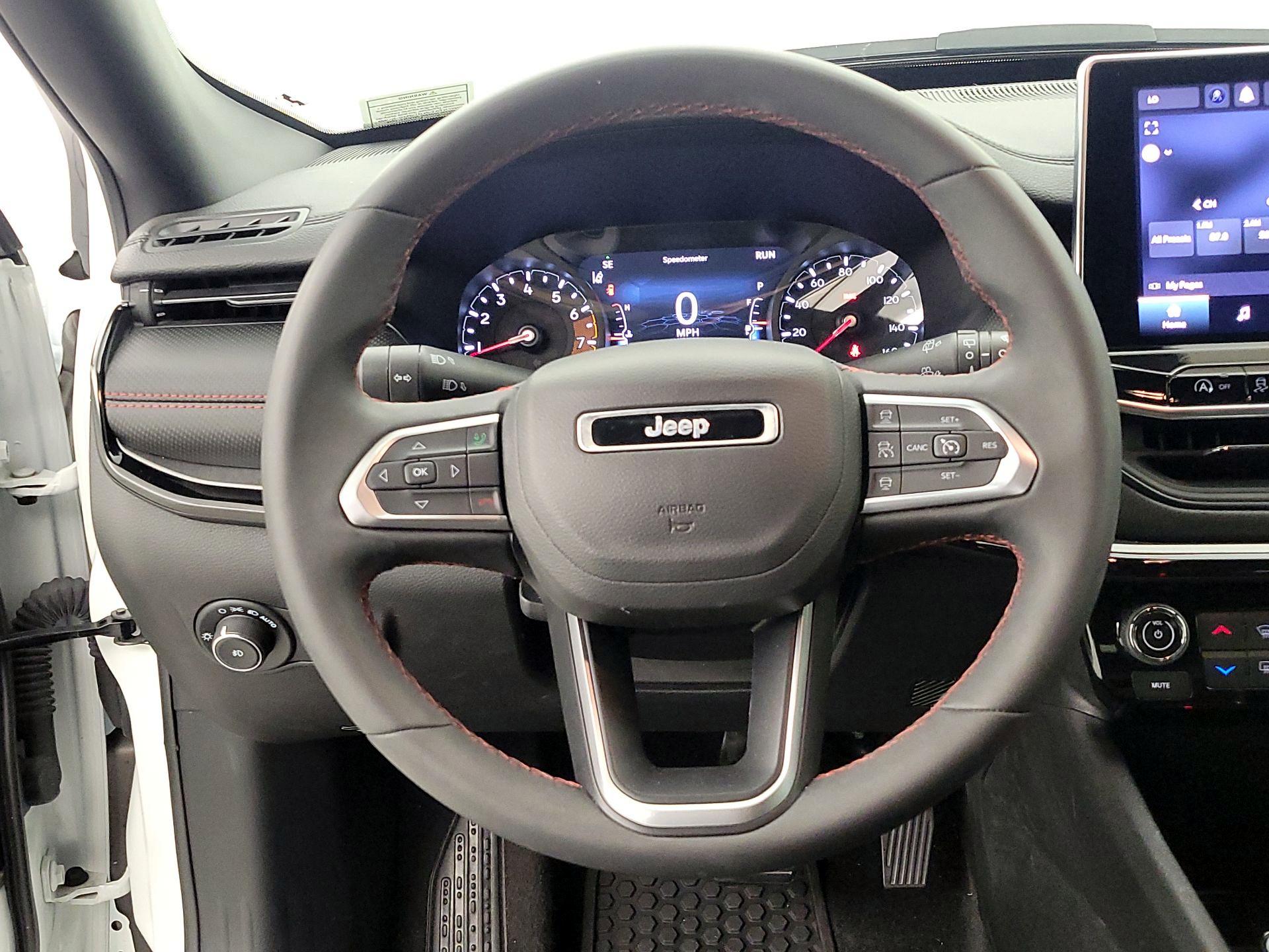Thumbnail: 2023 Jeep Compass - 10