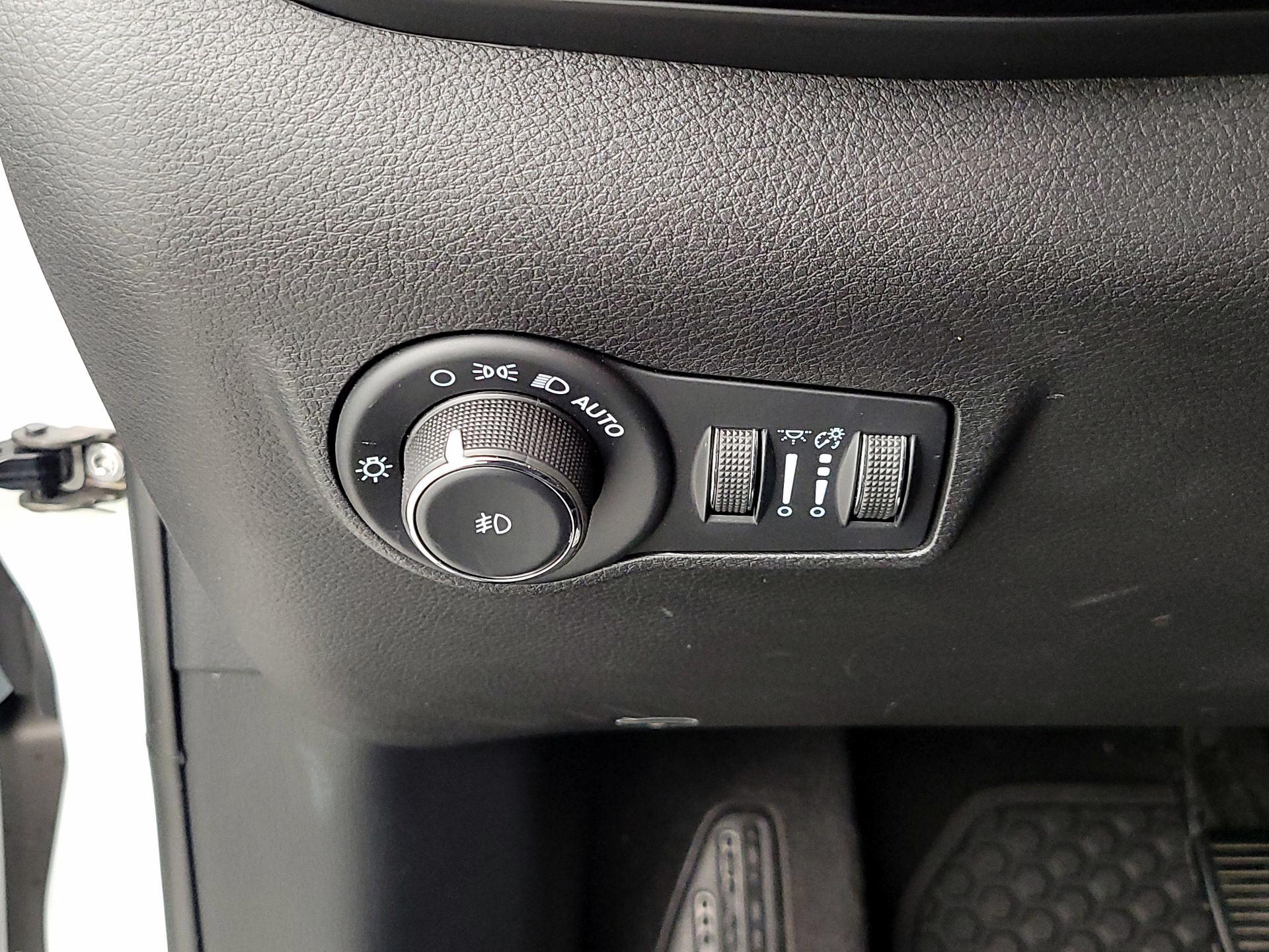Thumbnail: 2023 Jeep Compass - 13