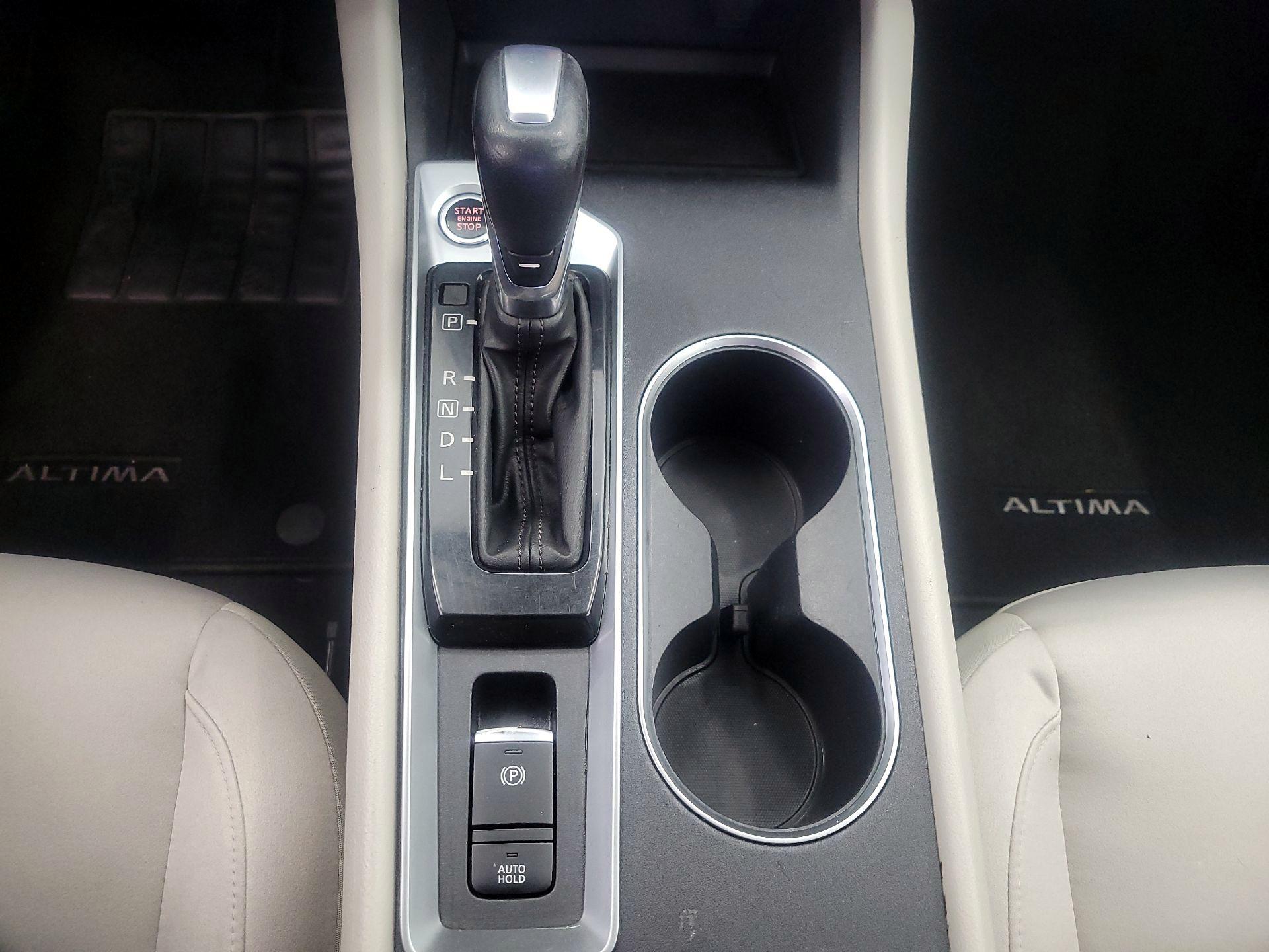 Thumbnail: 2019 Nissan Altima - 17