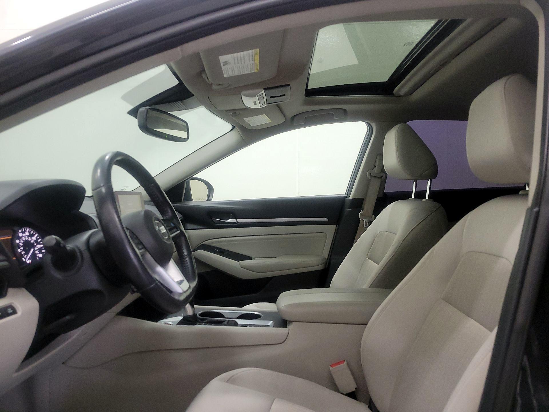 Thumbnail: 2019 Nissan Altima - 19