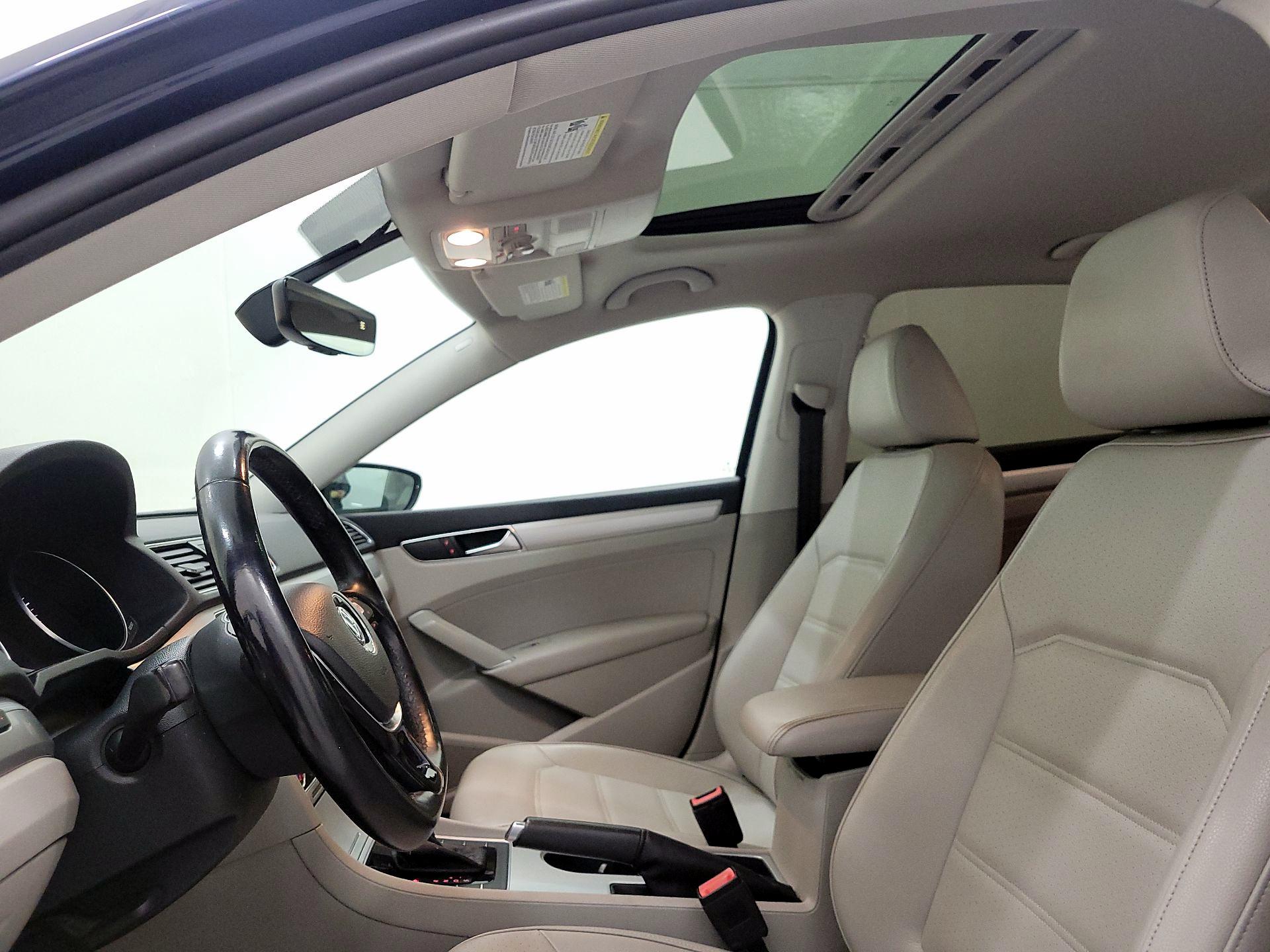 Thumbnail: 2019 Volkswagen Passat - 19