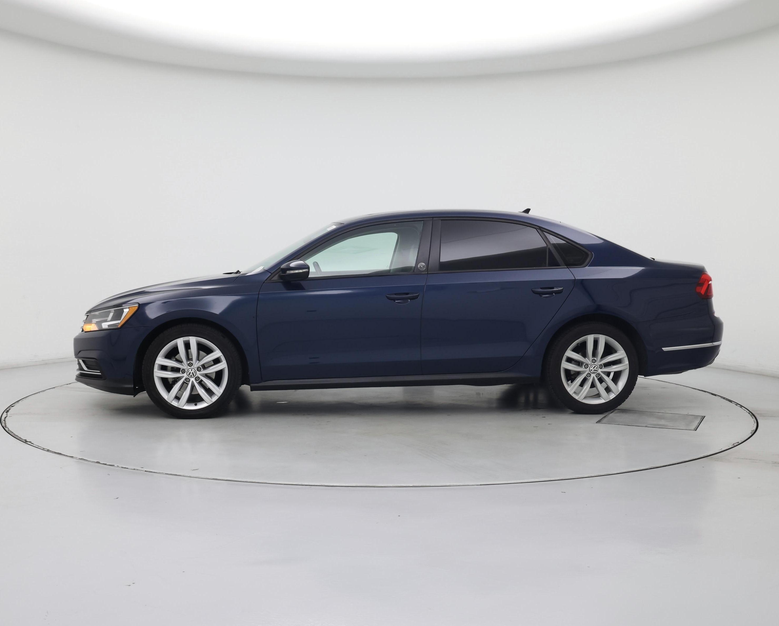 Thumbnail: 2019 Volkswagen Passat - 3