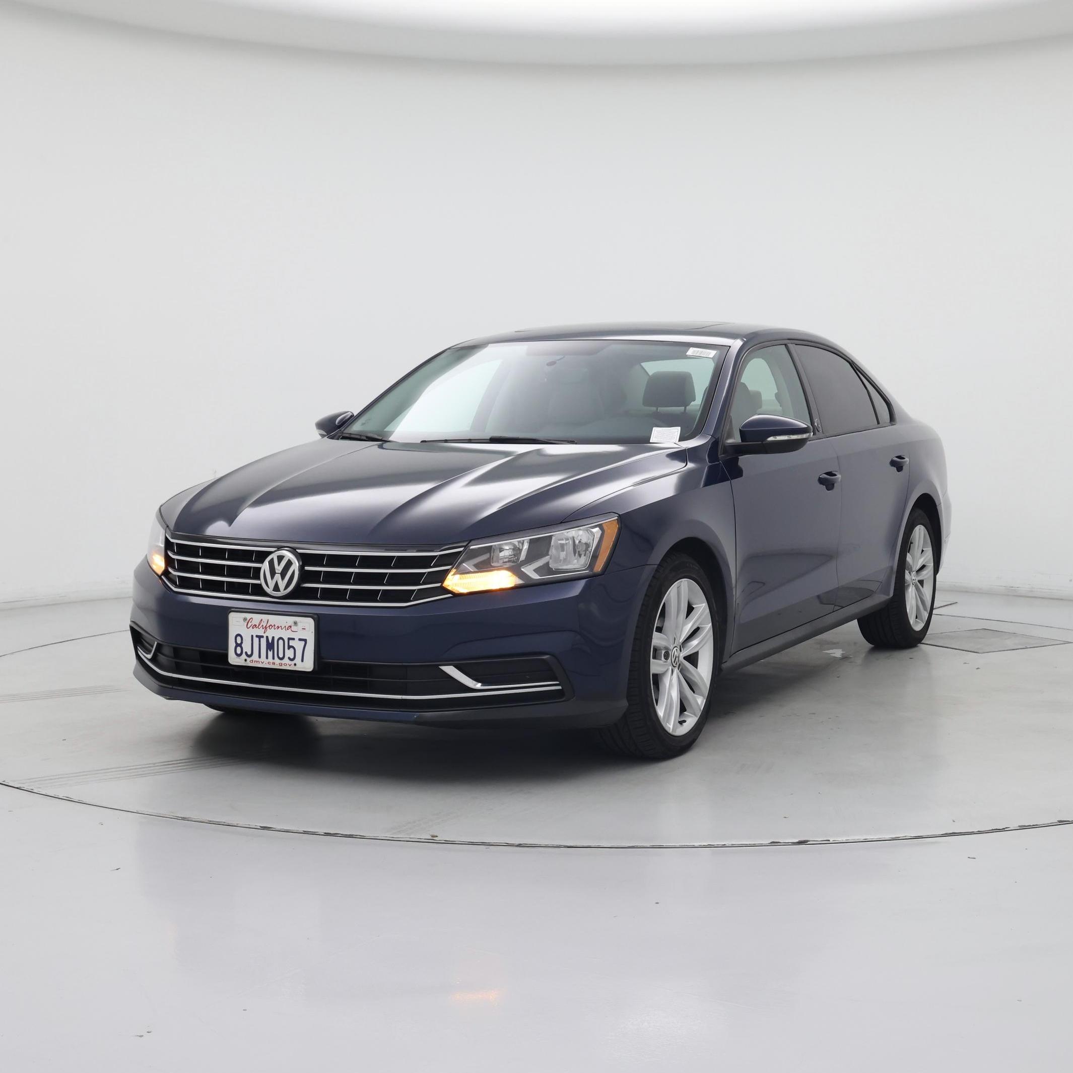 Thumbnail: 2019 Volkswagen Passat - 4