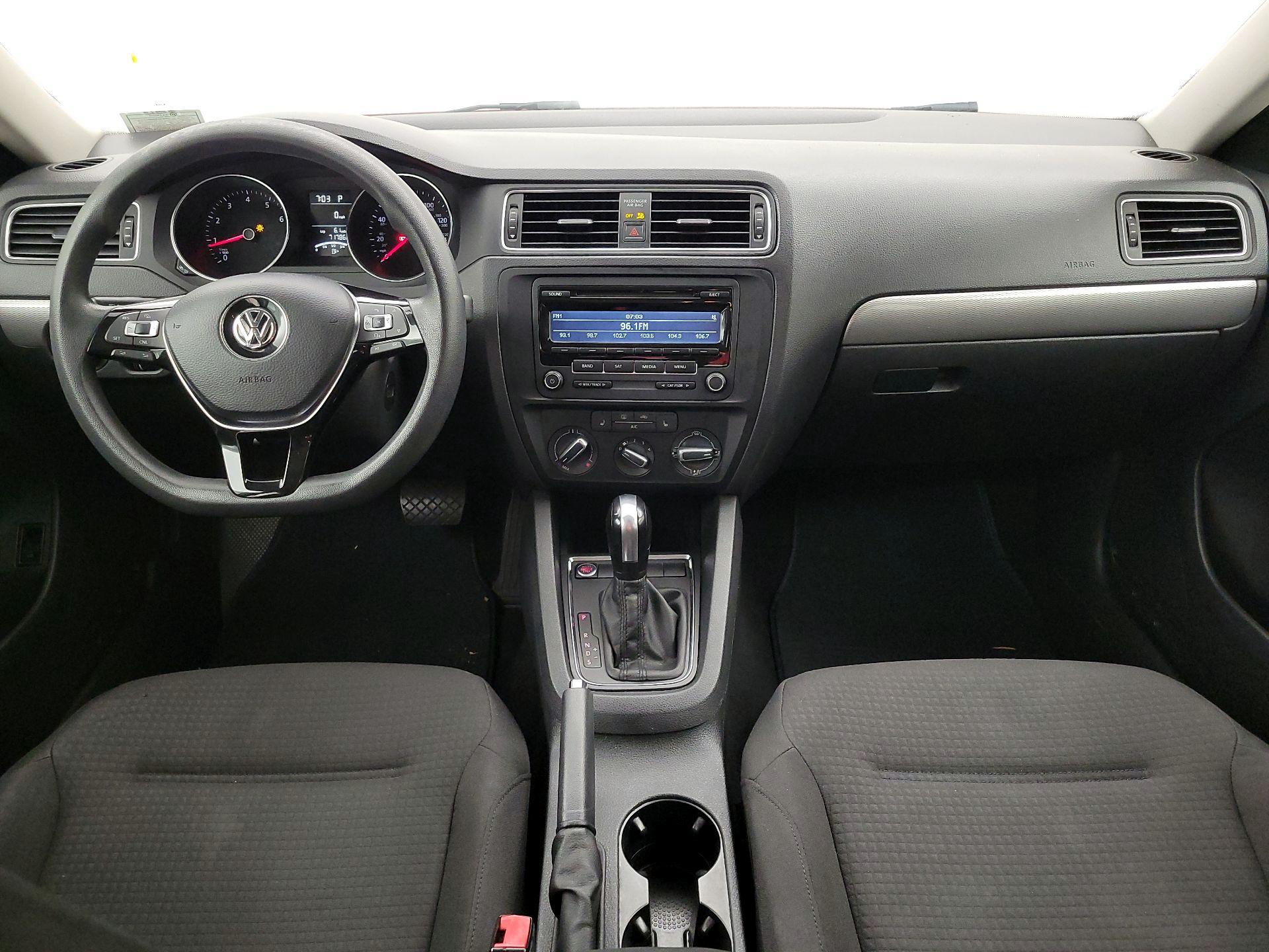 Thumbnail: 2015 Volkswagen Jetta - 9