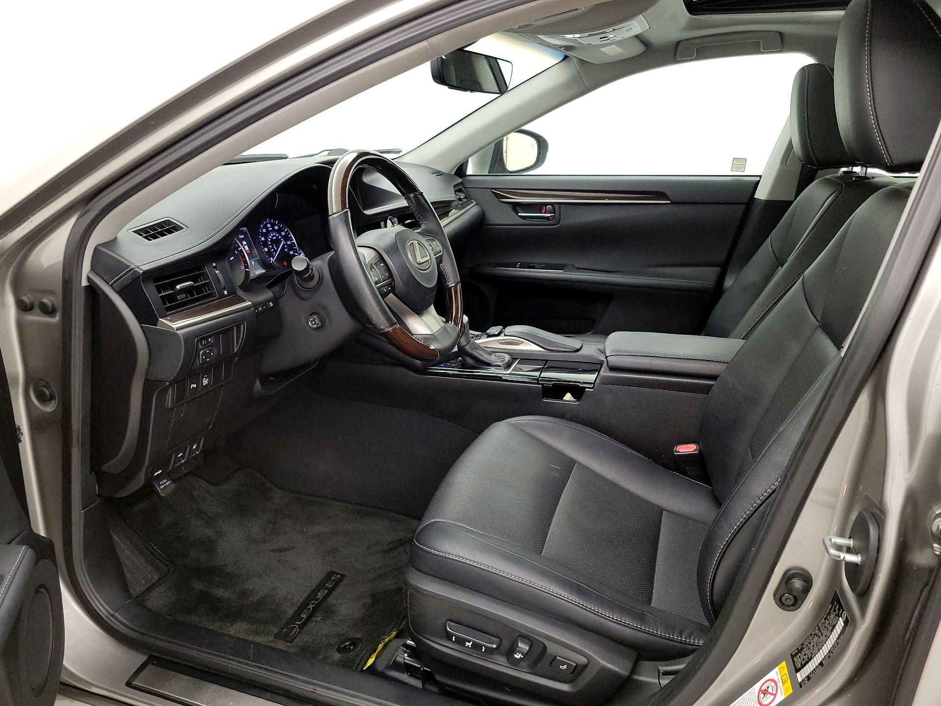 Thumbnail: 2016 Lexus ES - 11