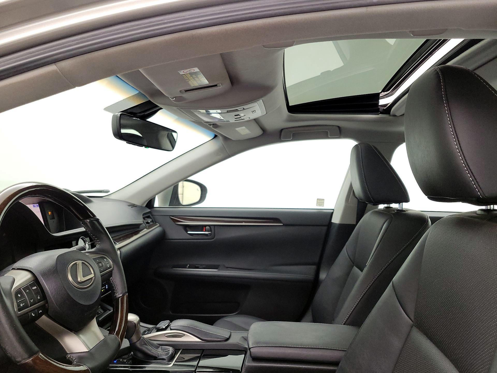Thumbnail: 2016 Lexus ES - 19