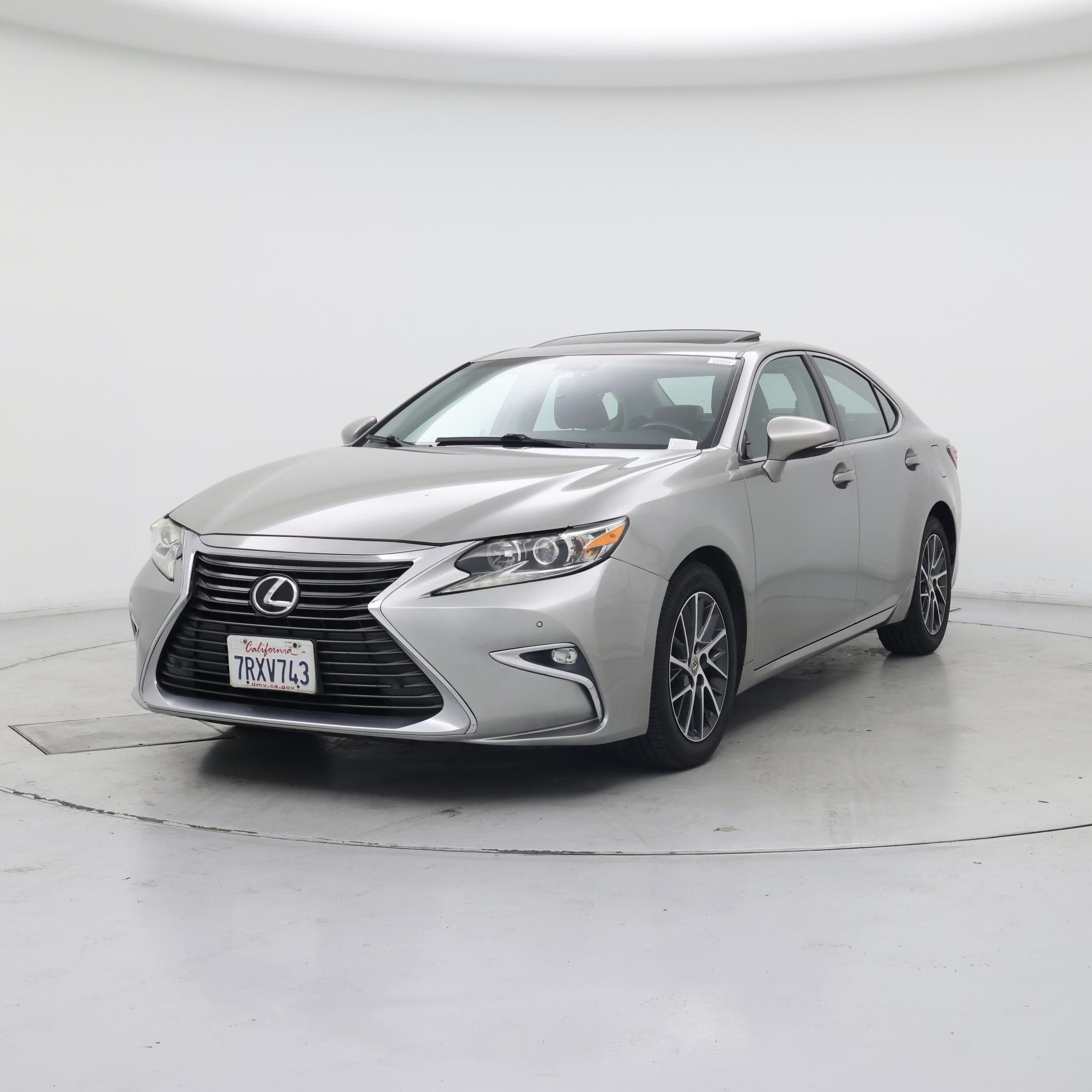 Thumbnail: 2016 Lexus ES - 4