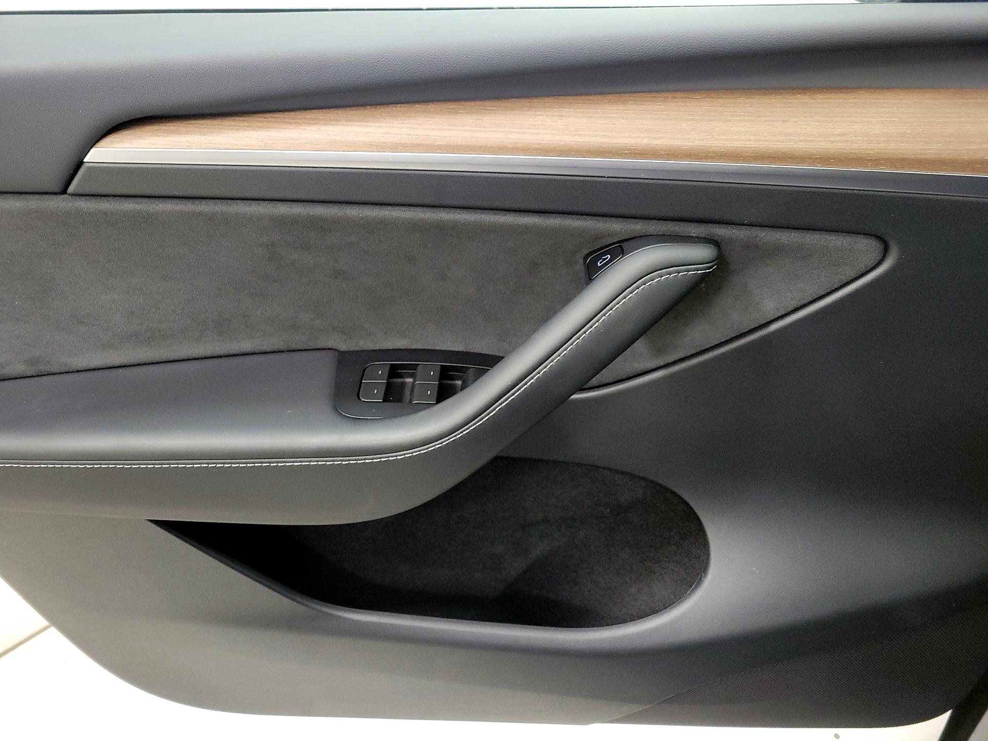Thumbnail: 2023 Tesla Model Y - 12