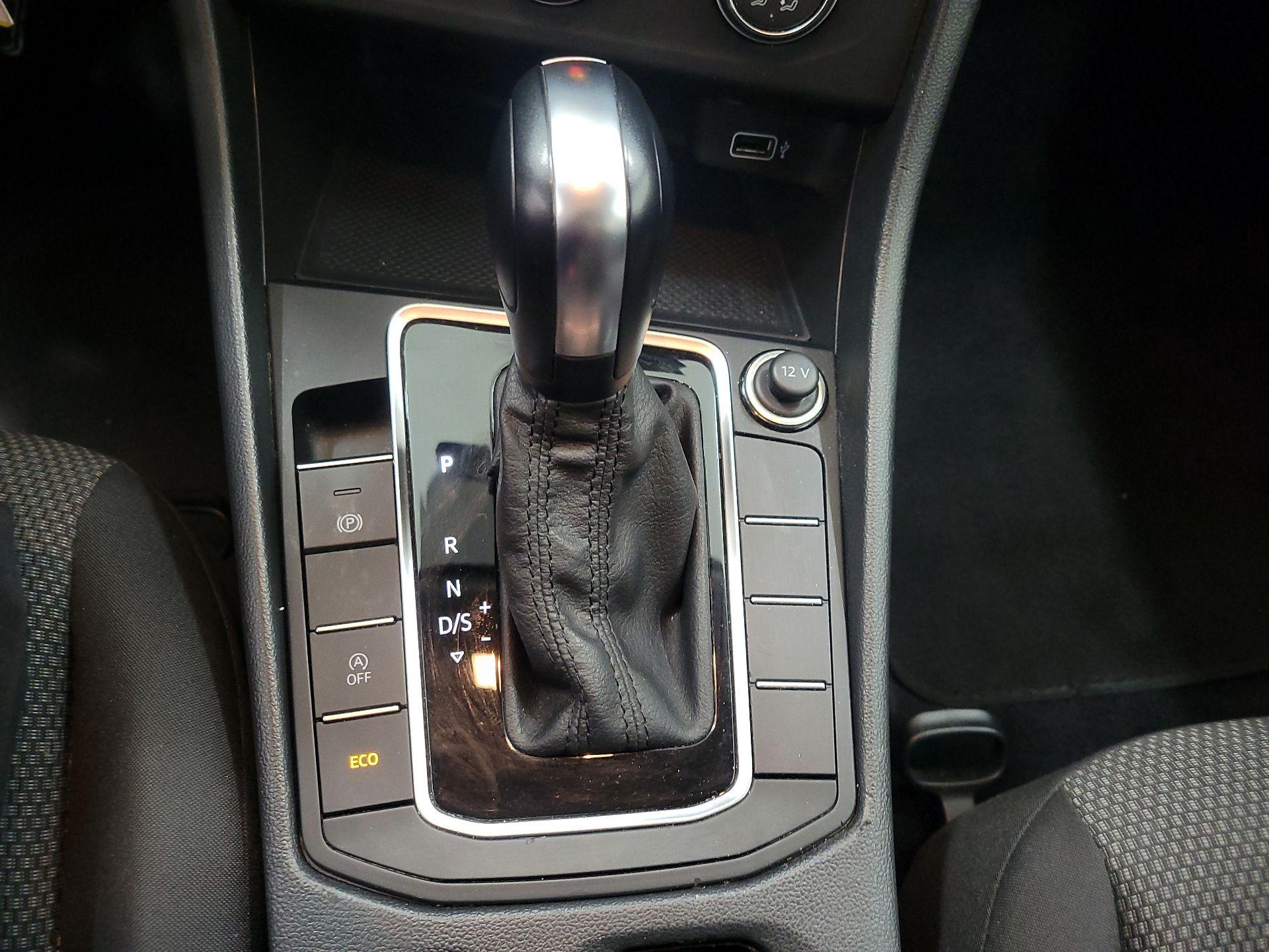 Thumbnail: 2019 Volkswagen Jetta - 17