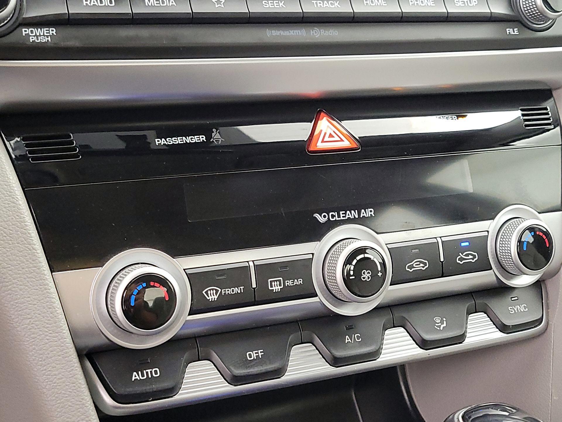 Thumbnail: 2019 Hyundai Elantra - 16