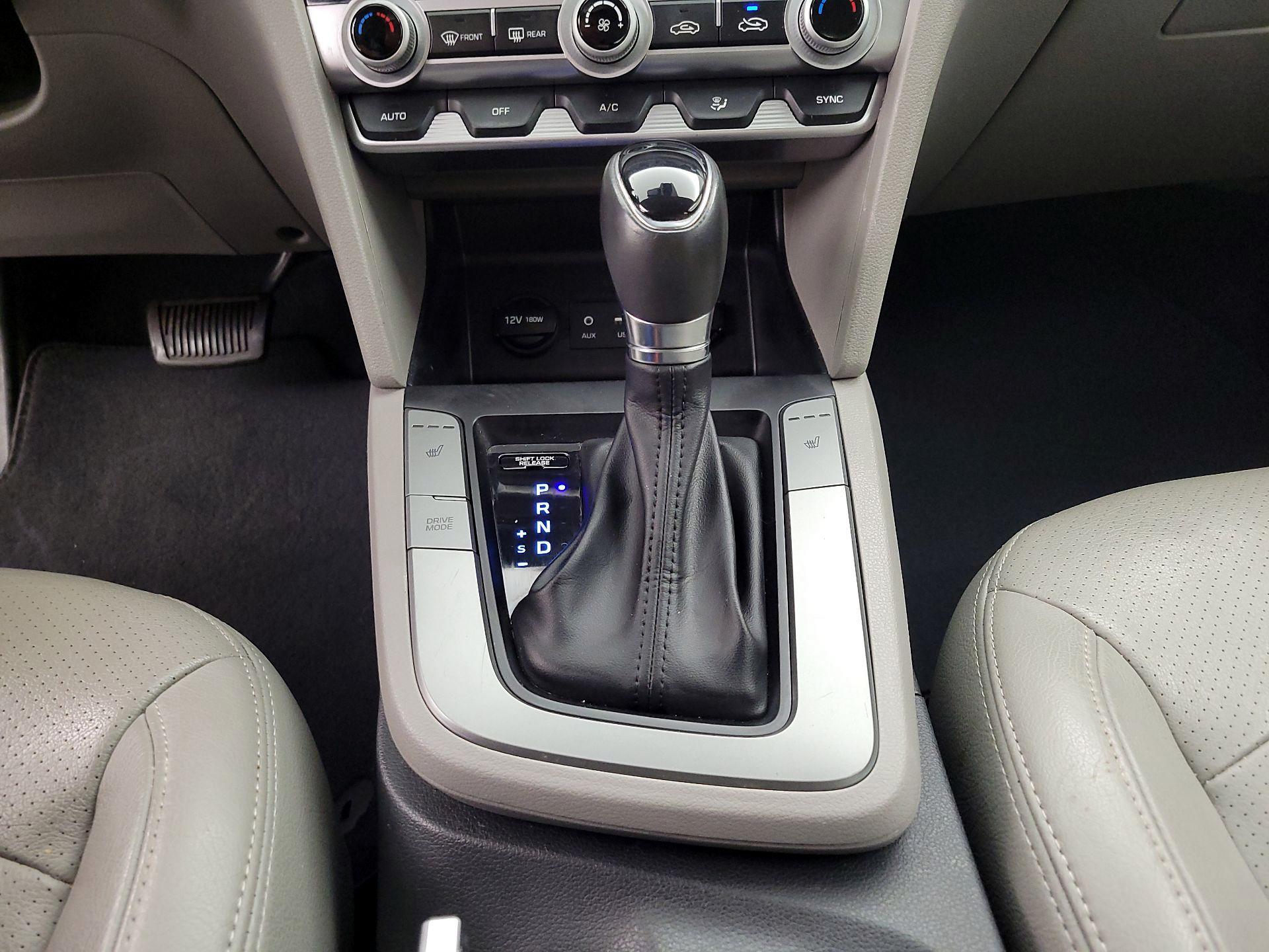 Thumbnail: 2019 Hyundai Elantra - 17