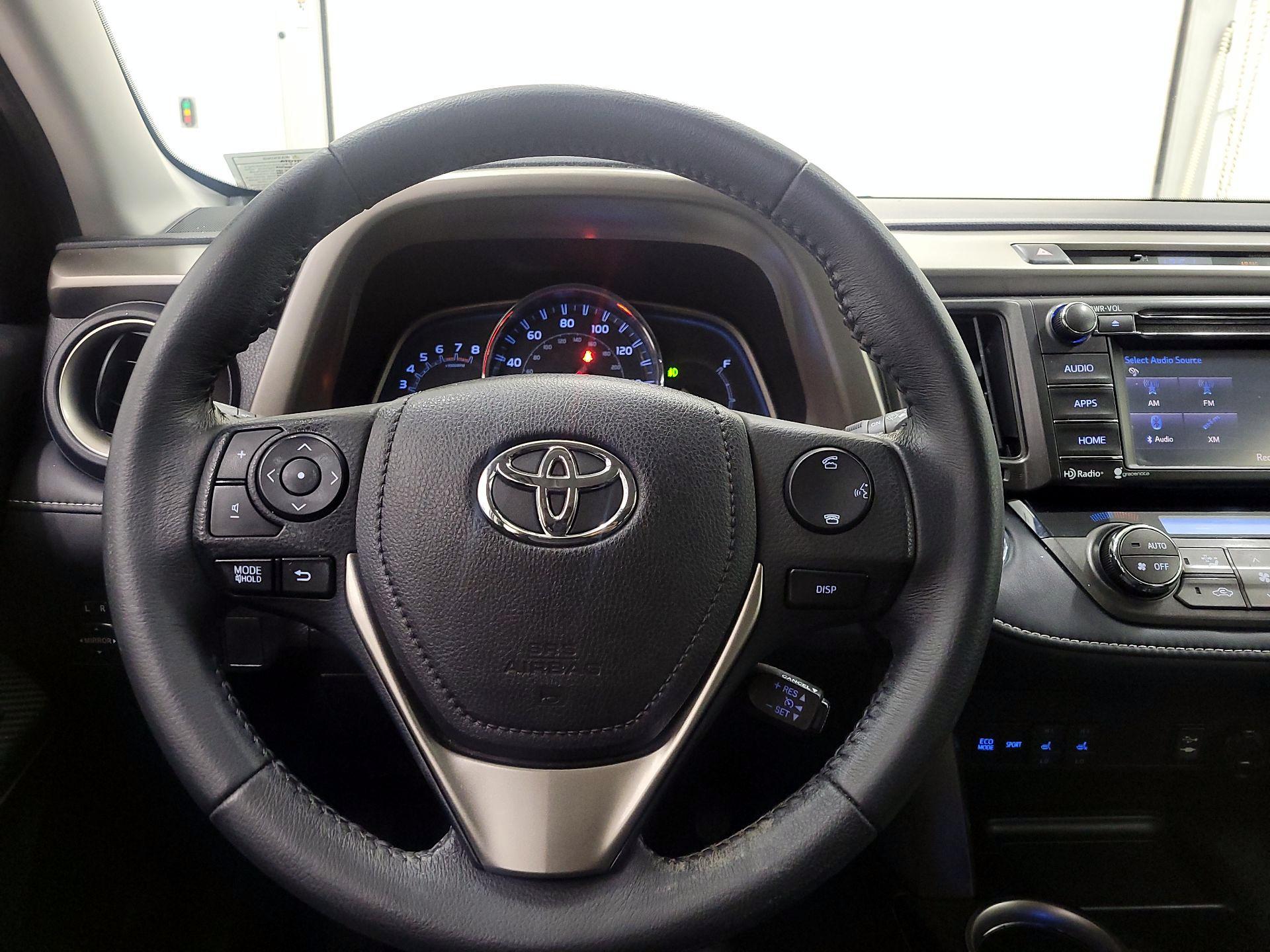 Thumbnail: 2015 Toyota RAV4 - 10