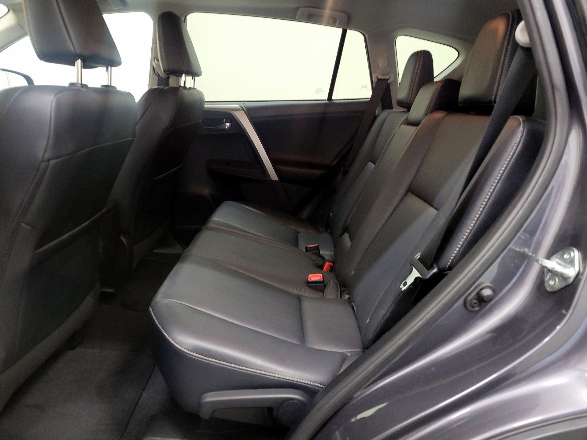Thumbnail: 2015 Toyota RAV4 - 20