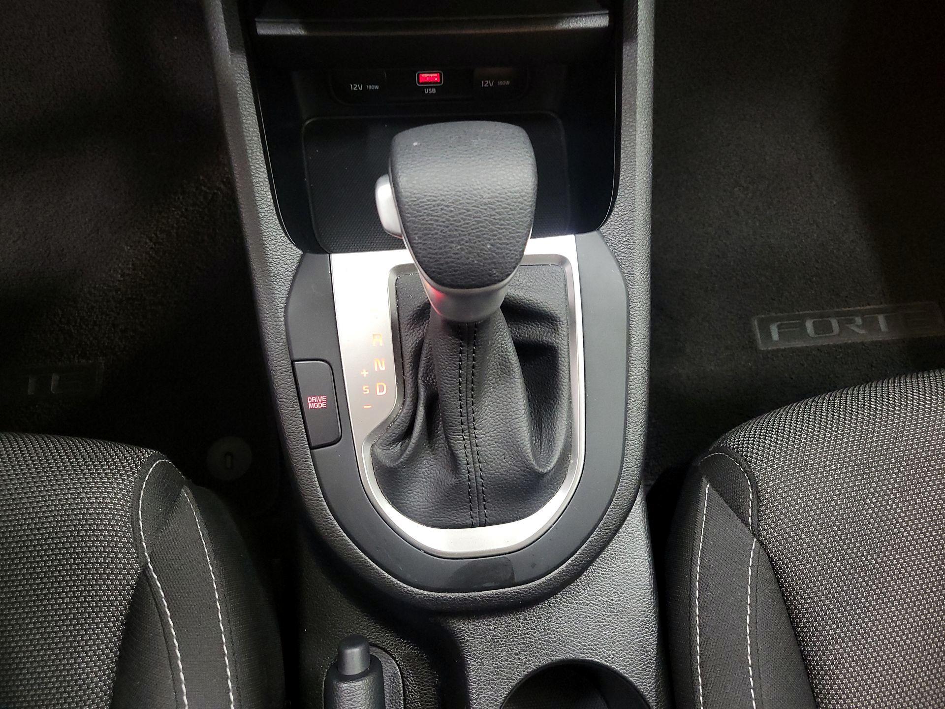 Thumbnail: 2023 Kia Forte - 17