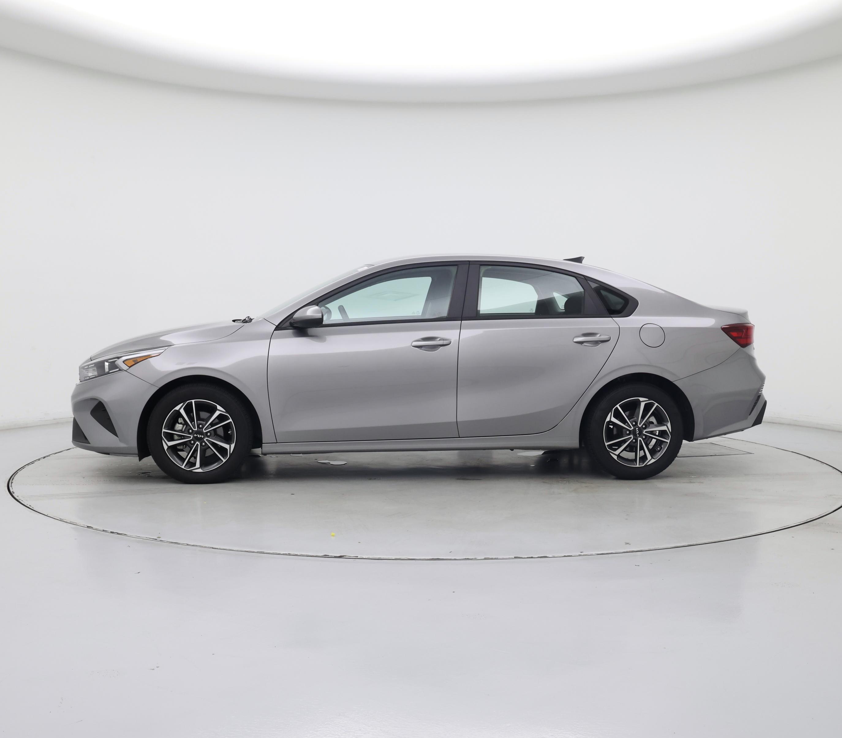 Thumbnail: 2023 Kia Forte - 3