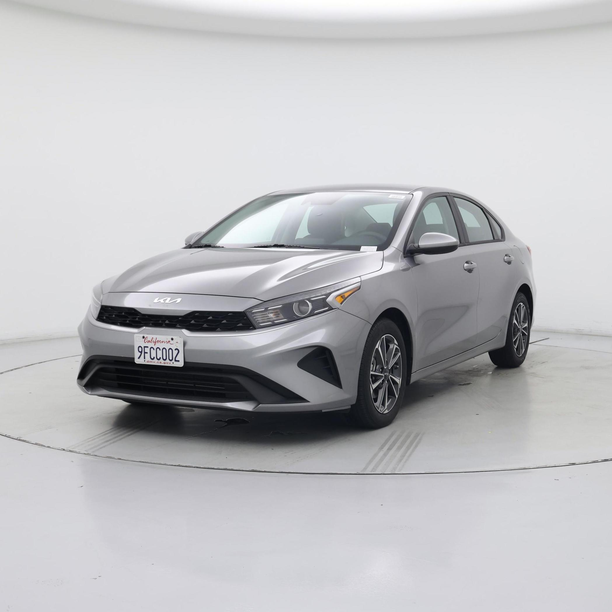 Thumbnail: 2023 Kia Forte - 4