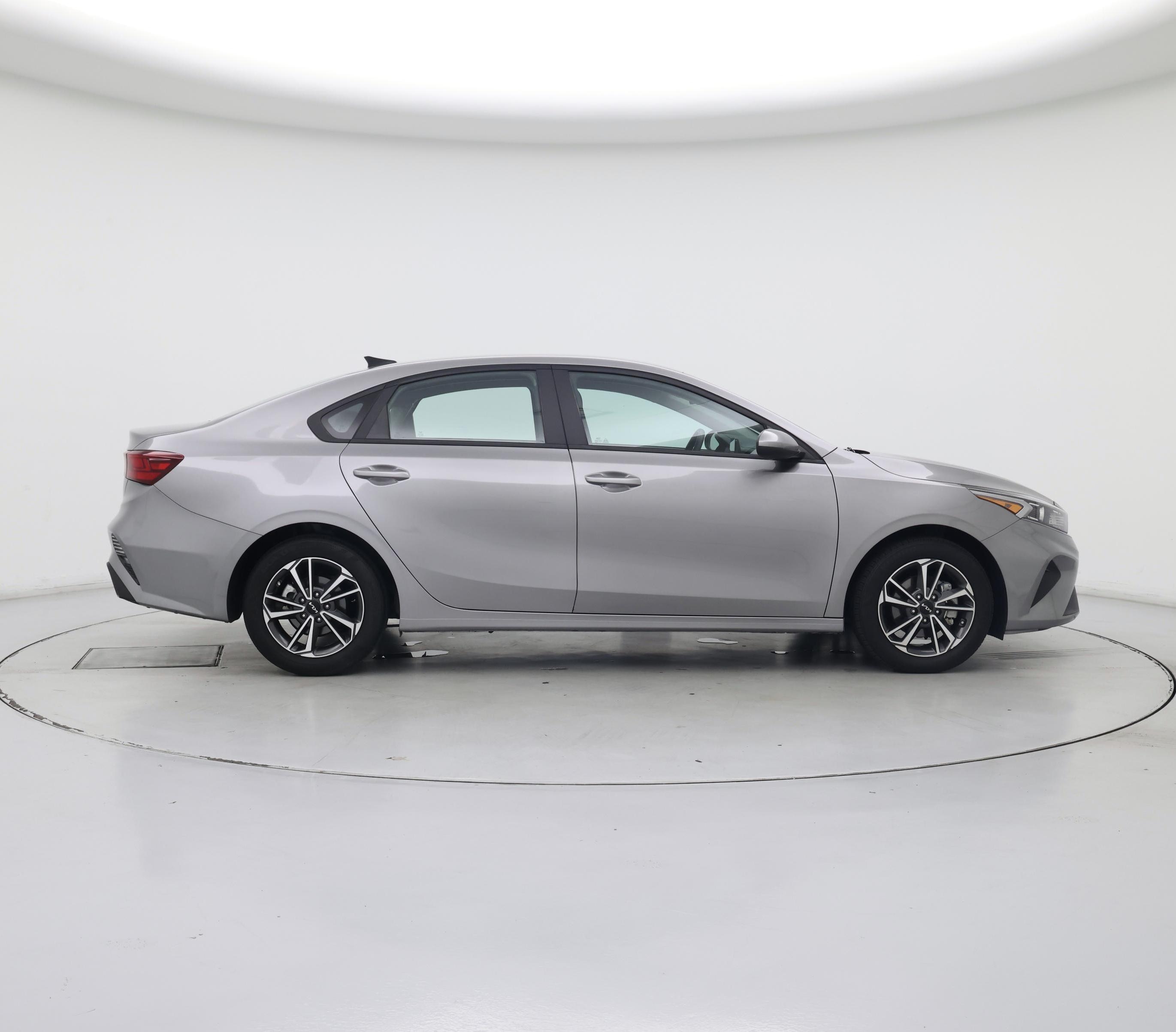 Thumbnail: 2023 Kia Forte - 7