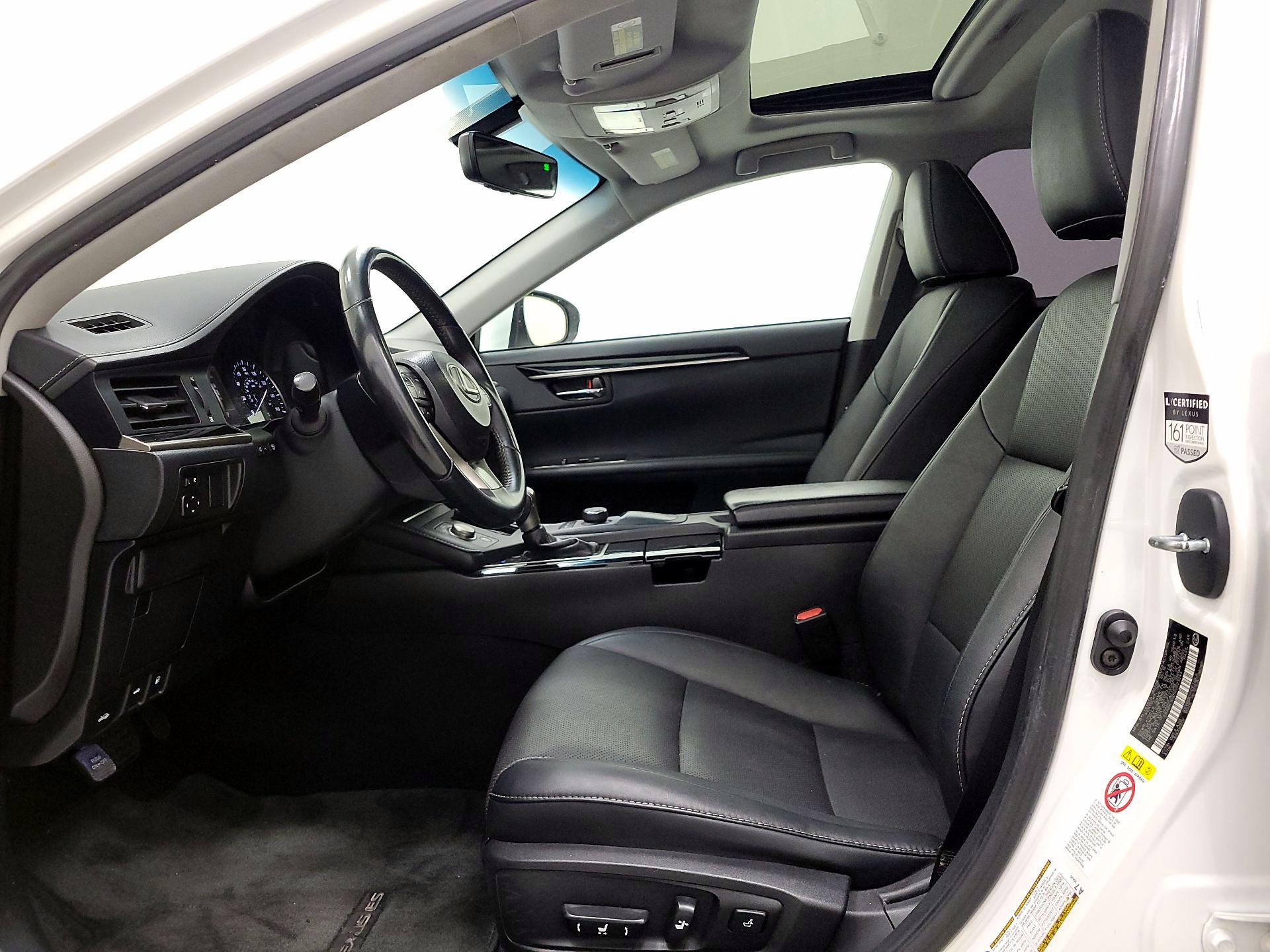 Thumbnail: 2016 Lexus ES - 11