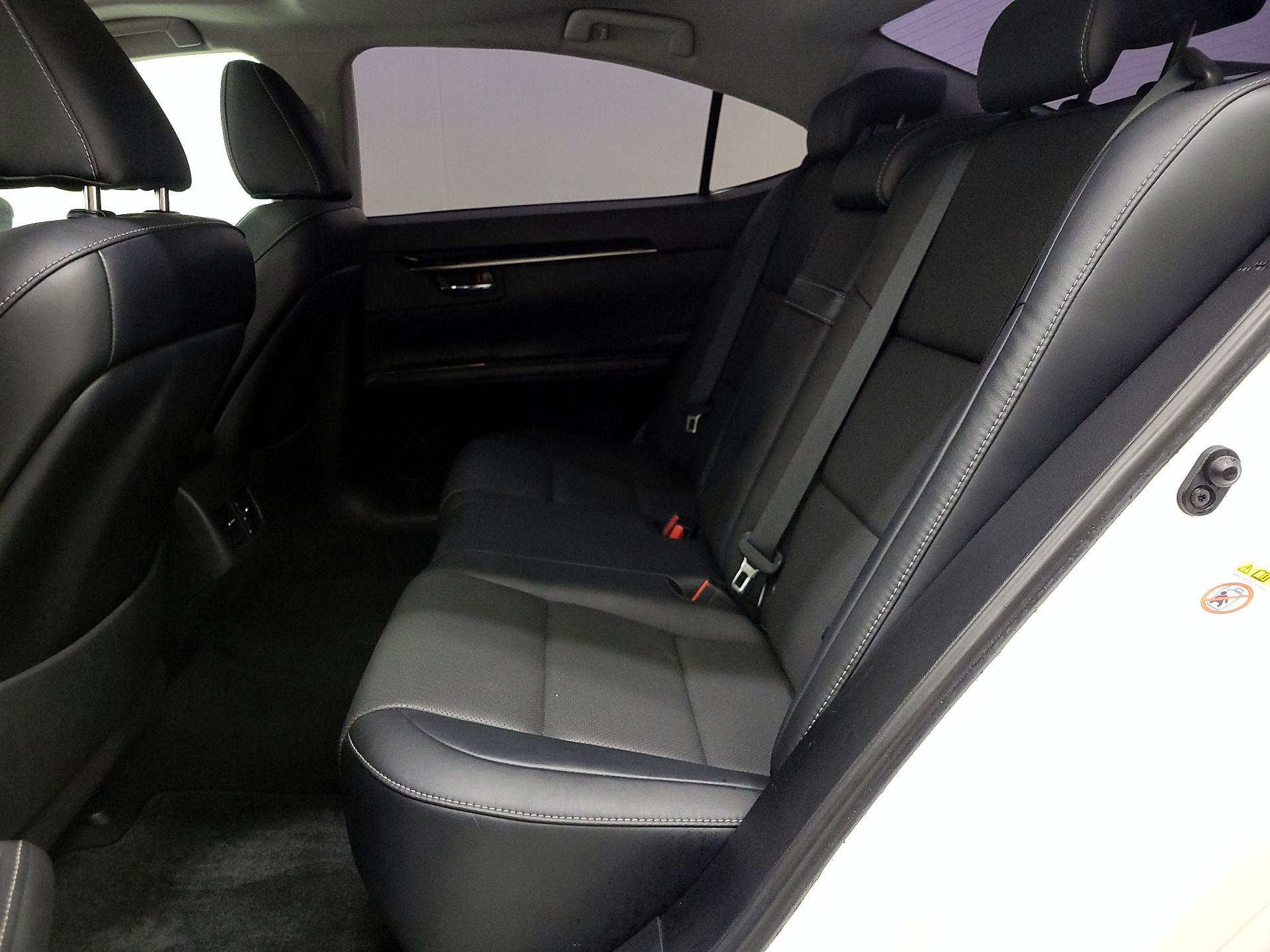 Thumbnail: 2016 Lexus ES - 20